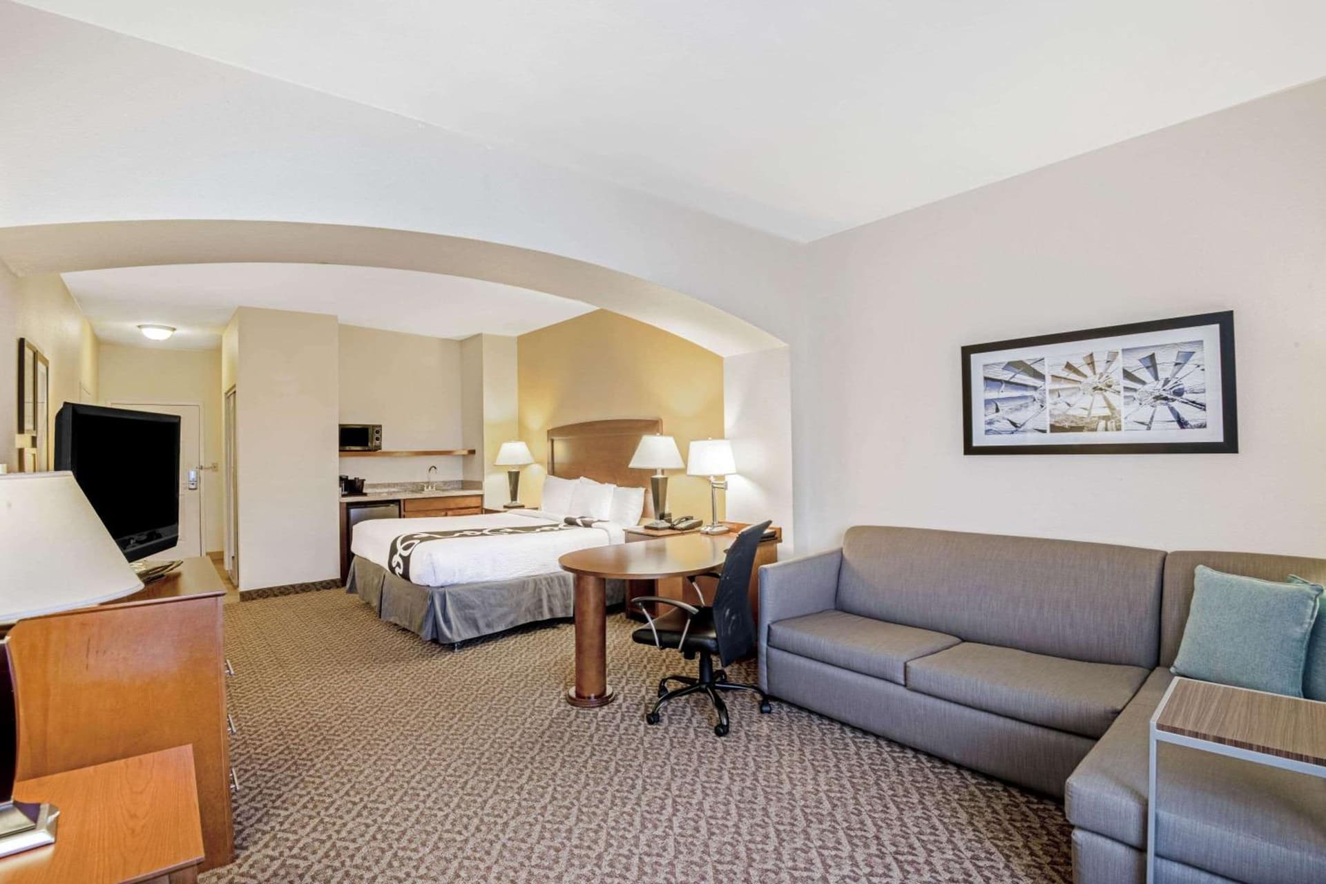 La Quinta by Wyndham Lawton / Fort Sill interior in Lawton, OK — gallery photo 2