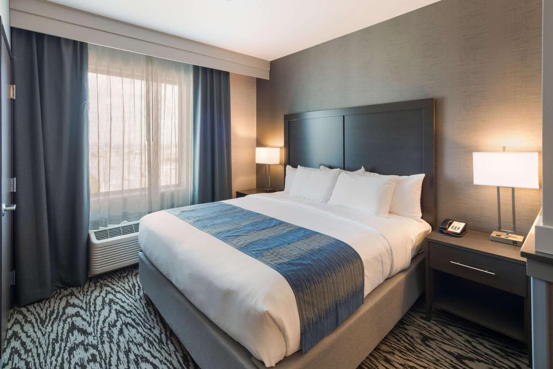 Comfort Suites Kennewick at Southridge interior in Kennewick, WA — gallery photo 2
