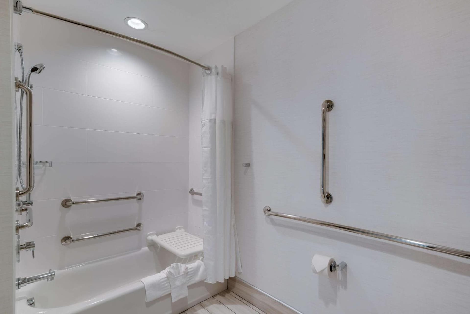 Comfort Suites Kennewick at Southridge interior in Kennewick, WA — gallery photo 2