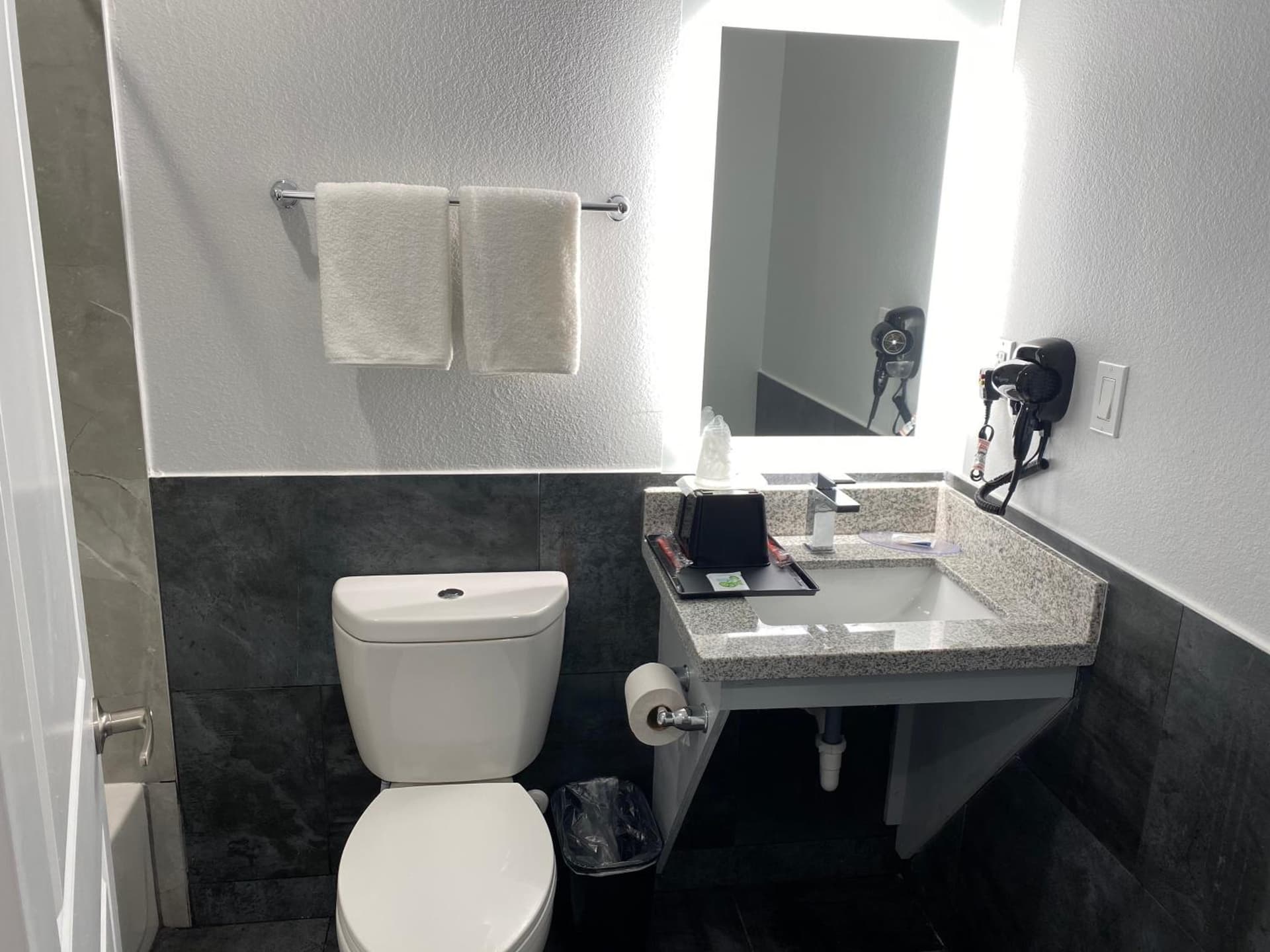 Palace Inn Crosby property views in Crosby, TX — gallery photo 3