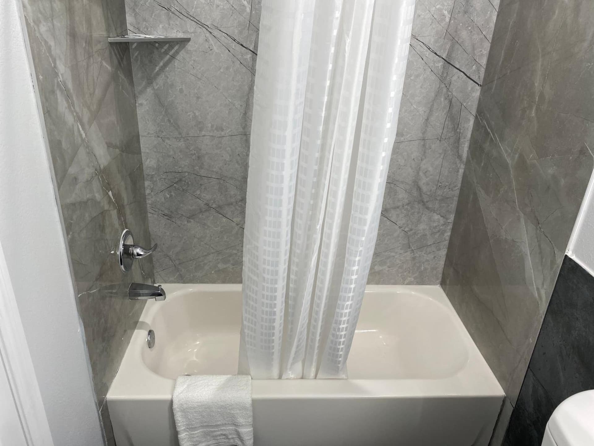 Palace Inn Crosby interior in Crosby, TX — gallery photo 2