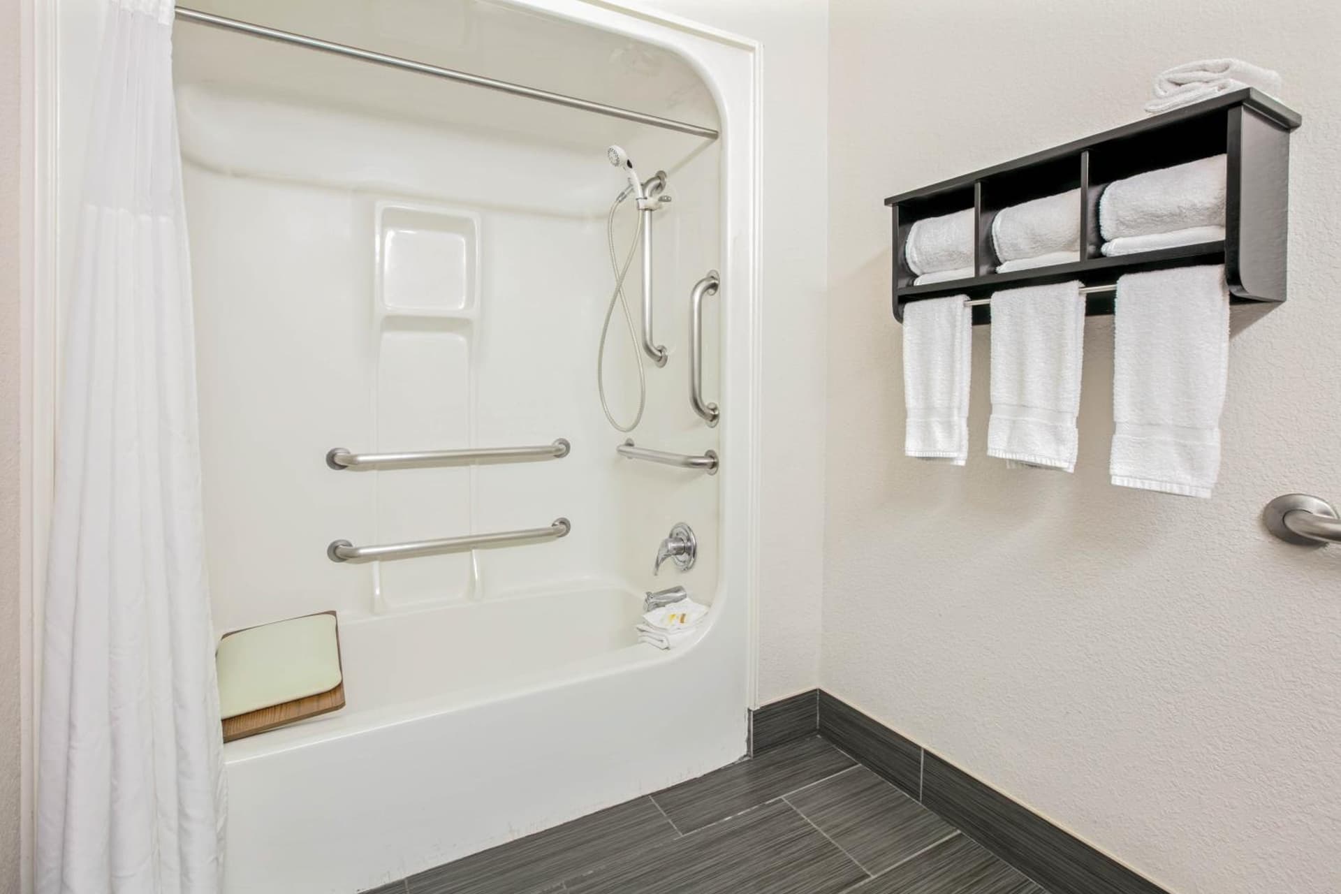 La Quinta by Wyndham Dallas - Las Colinas gallery photo in Irving, TX — image 24