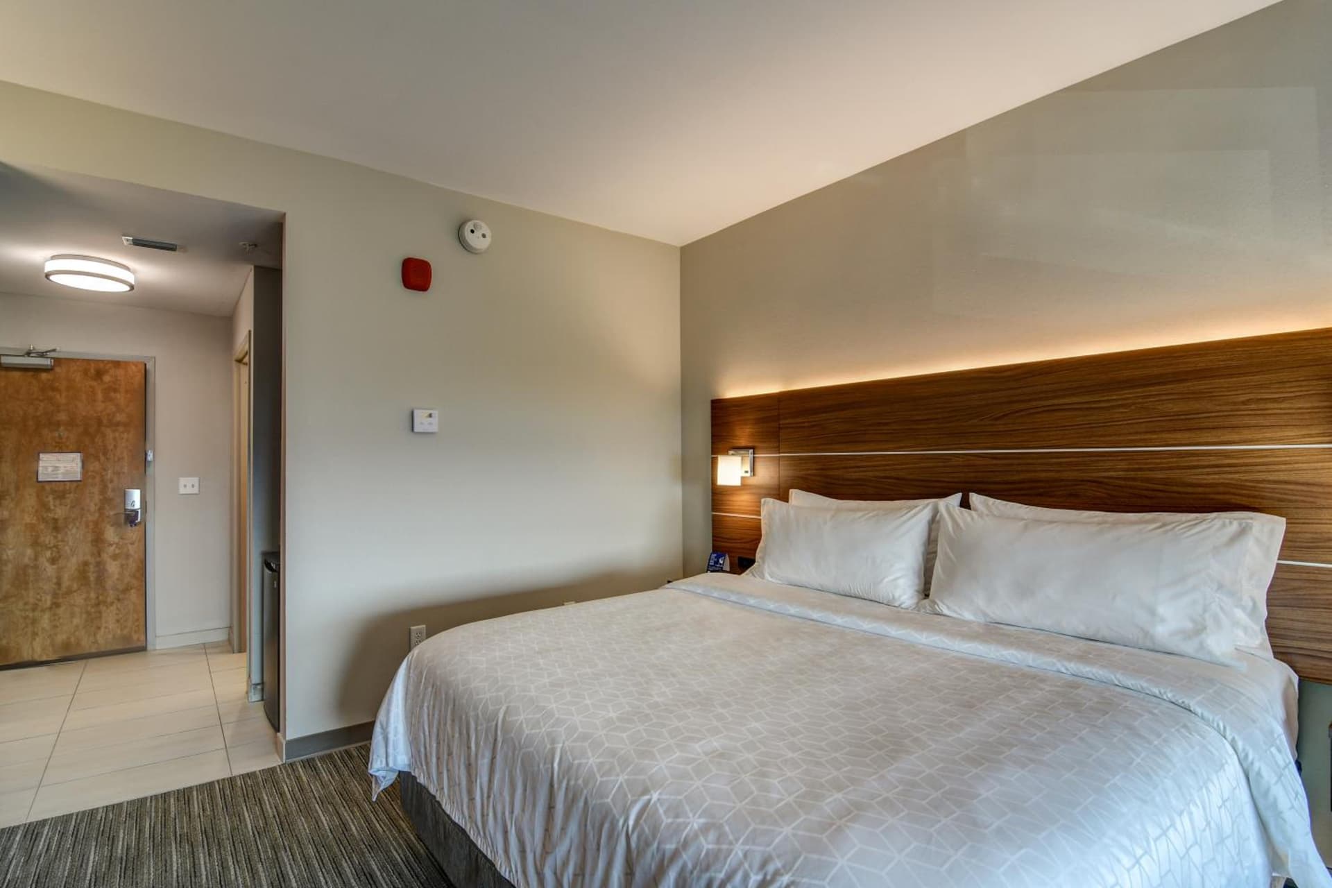 Holiday Inn Express - Fort Walton Beach Central by IHG property views in Fort Walton Beach, FL — gallery photo 3