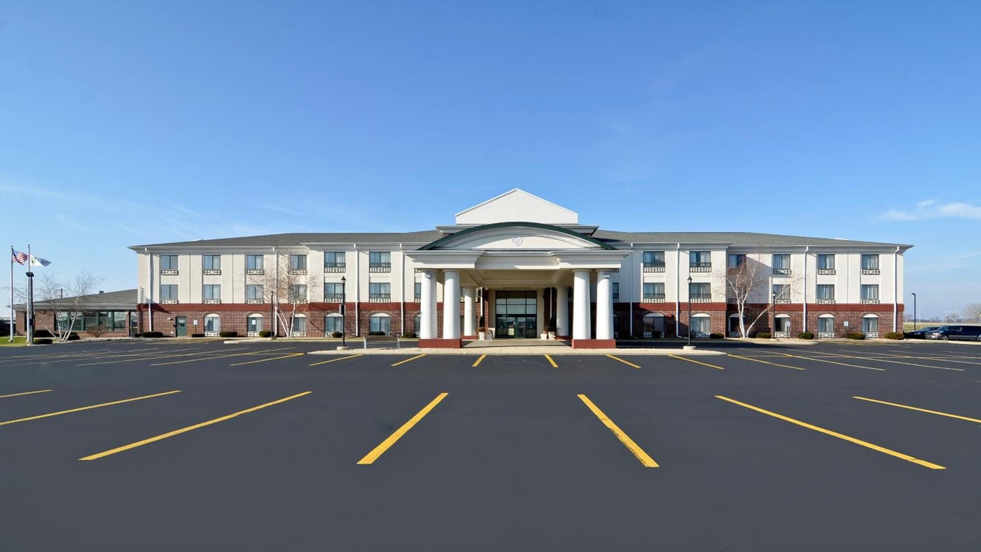 Holiday Inn Express Hotel & Suites Fort Atkinson by IHG featured exterior or lobby in Fort Atkinson, WI — similar hotel