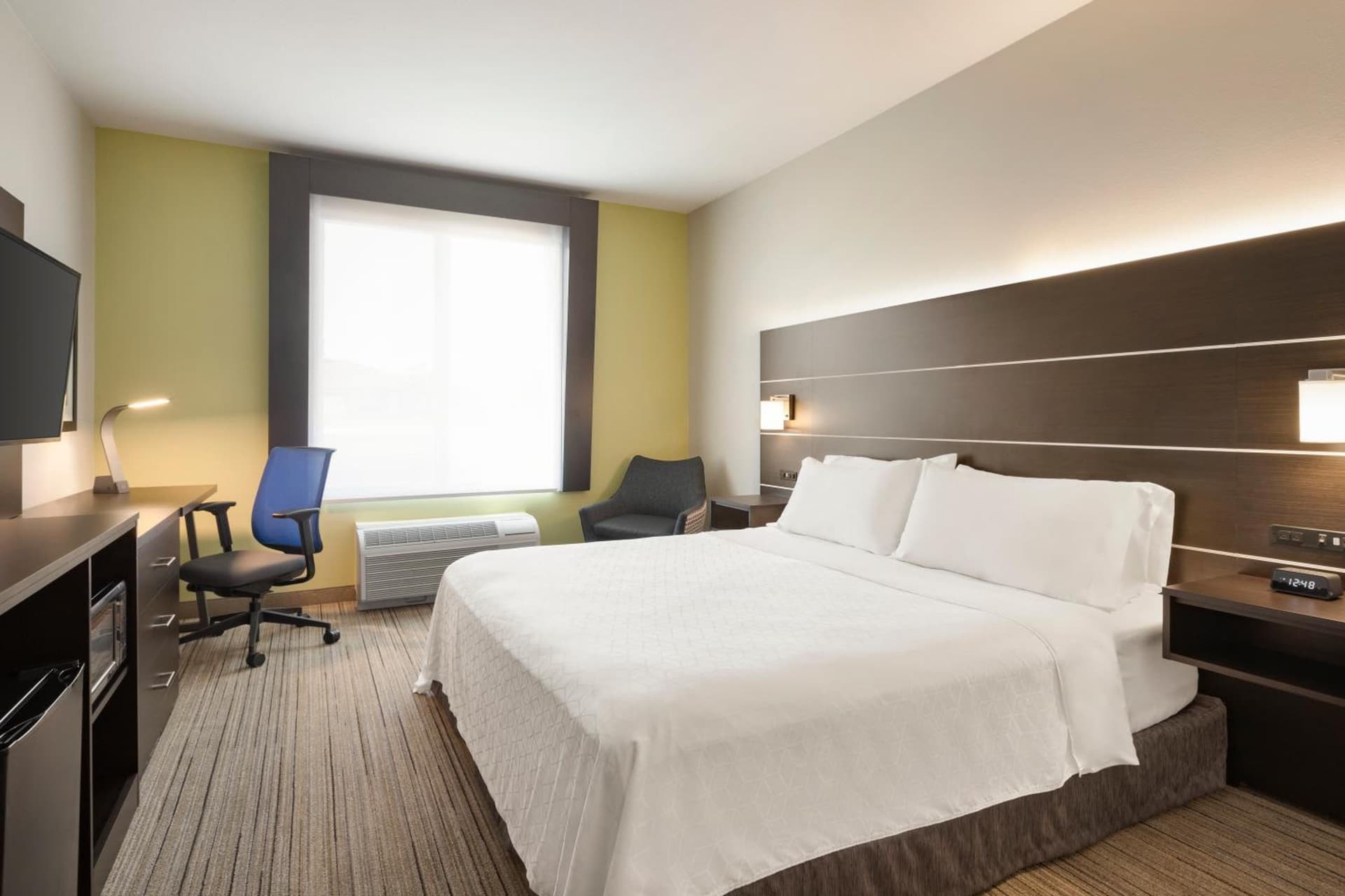 Holiday Inn Express Hotel & Suites Fort Myers East - The Forum by IHG gallery photo in Fort Myers, FL — image 15