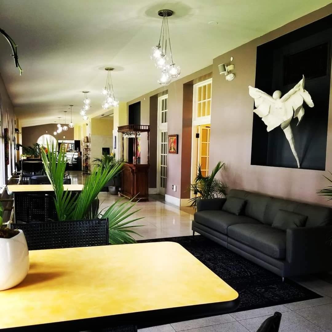 Hotel Hale interior in Hot Springs, AR — gallery photo 2