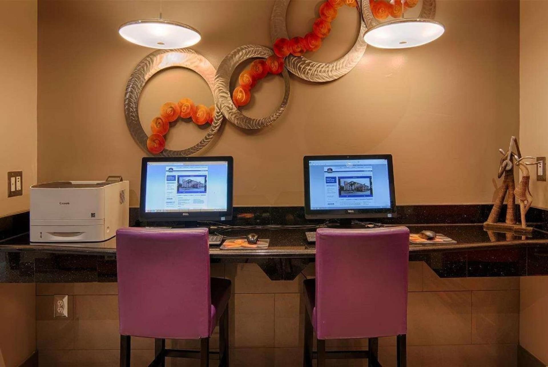 Days Inn & Suites by Wyndham Bonita Springs North Naples gallery photo in Bonita Springs, FL — image 15