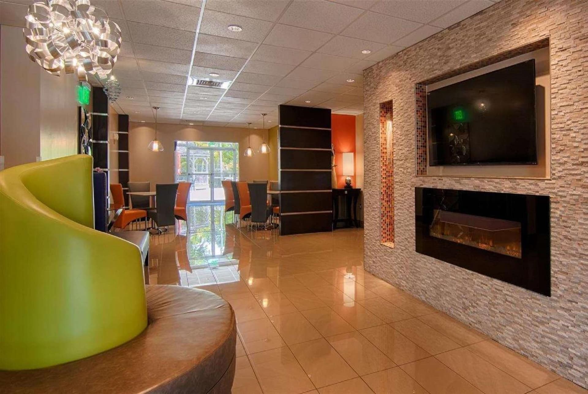Days Inn & Suites by Wyndham Bonita Springs North Naples gallery photo in Bonita Springs, FL — image 19