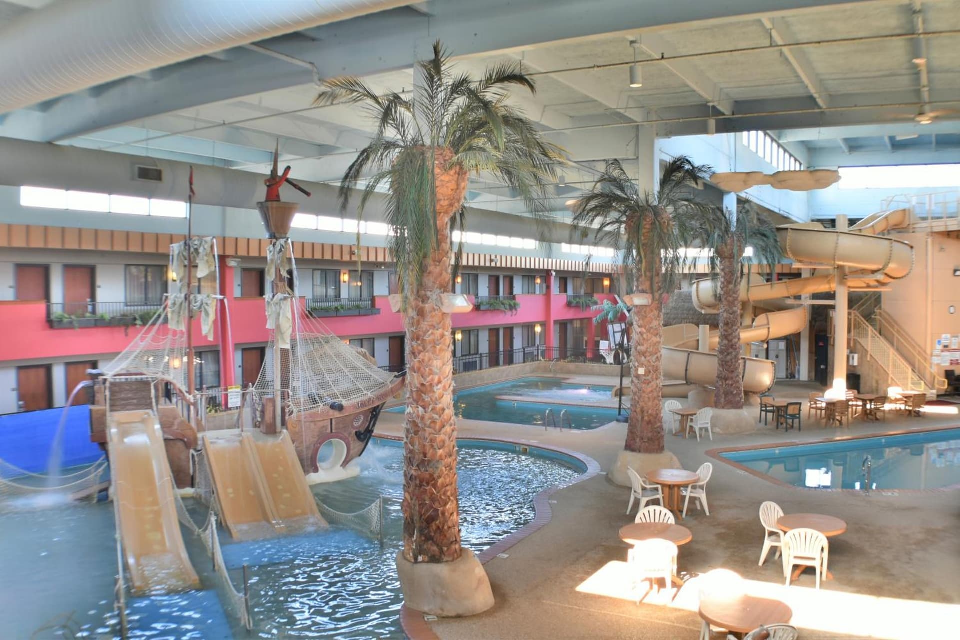 Ramada by Wyndham Sioux Falls Airport - Waterpark Resort & Event Center gallery photo in Sioux Falls, SD — image 162
