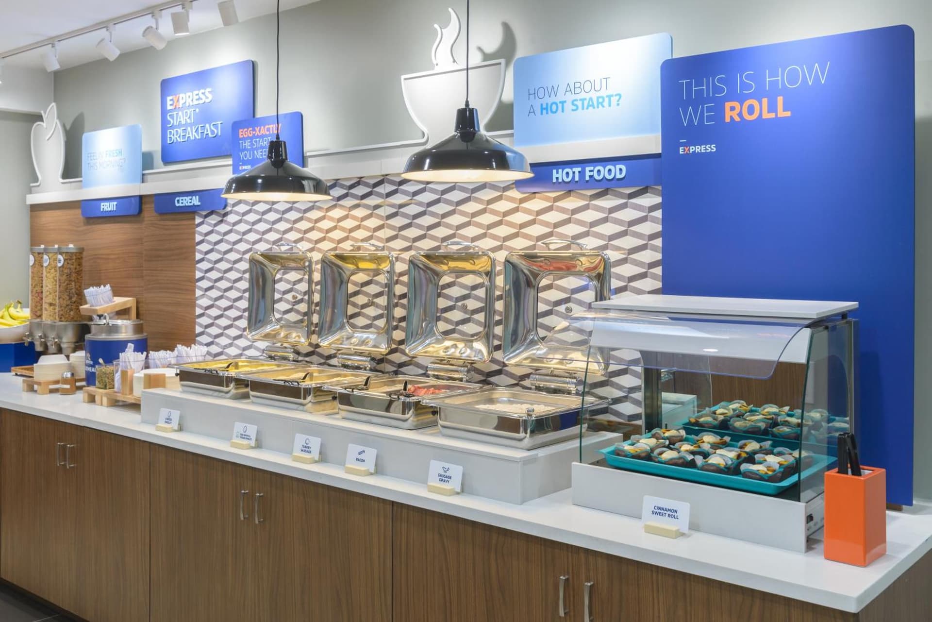 Holiday Inn Express Southington by IHG interior in Southington — gallery photo 2