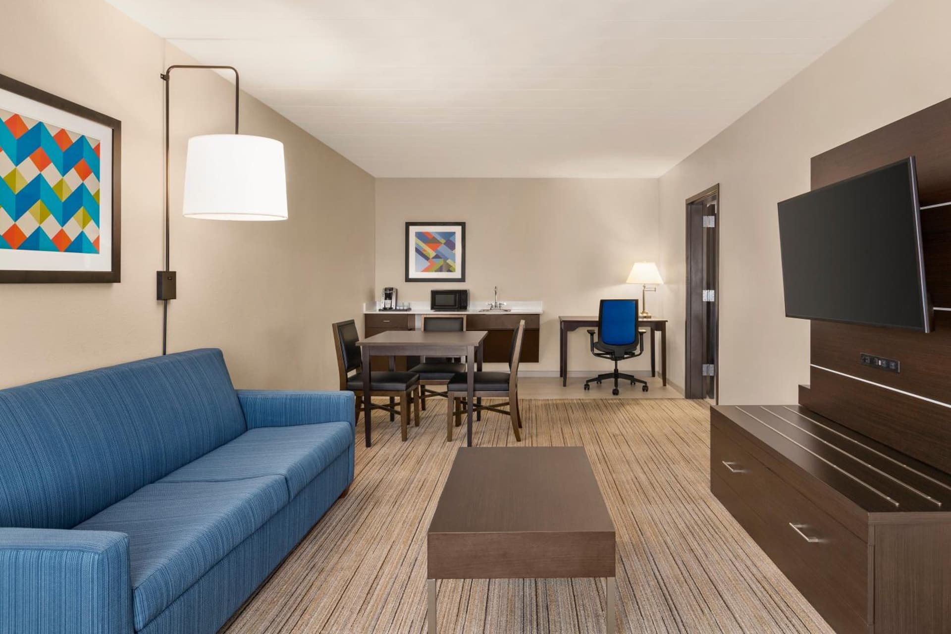 Holiday Inn Express Hotel & Suites Fort Myers East - The Forum by IHG gallery photo in Fort Myers, FL — image 5