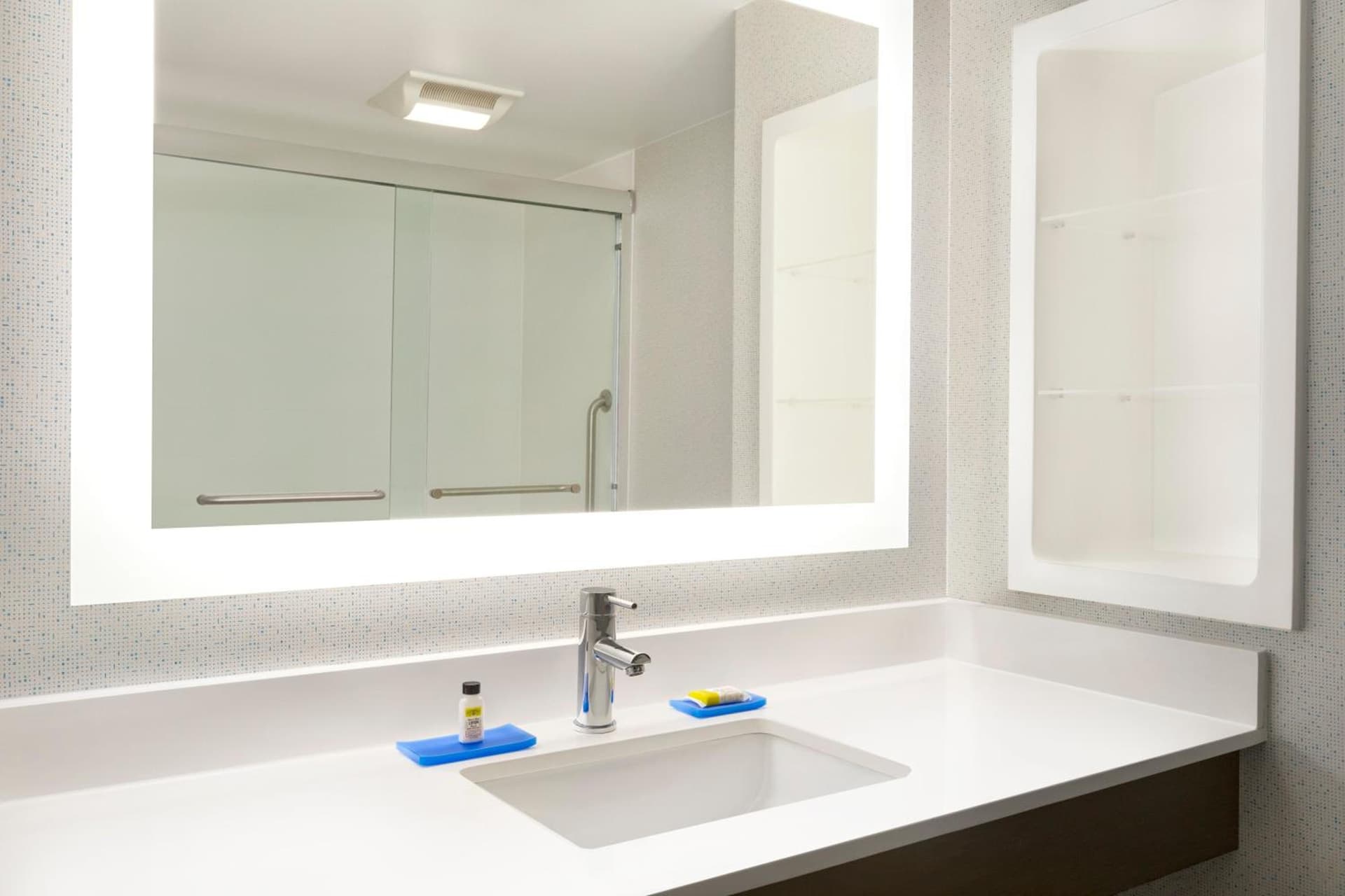 Holiday Inn Express Hotel & Suites Fort Myers East - The Forum by IHG gallery photo in Fort Myers, FL — image 36