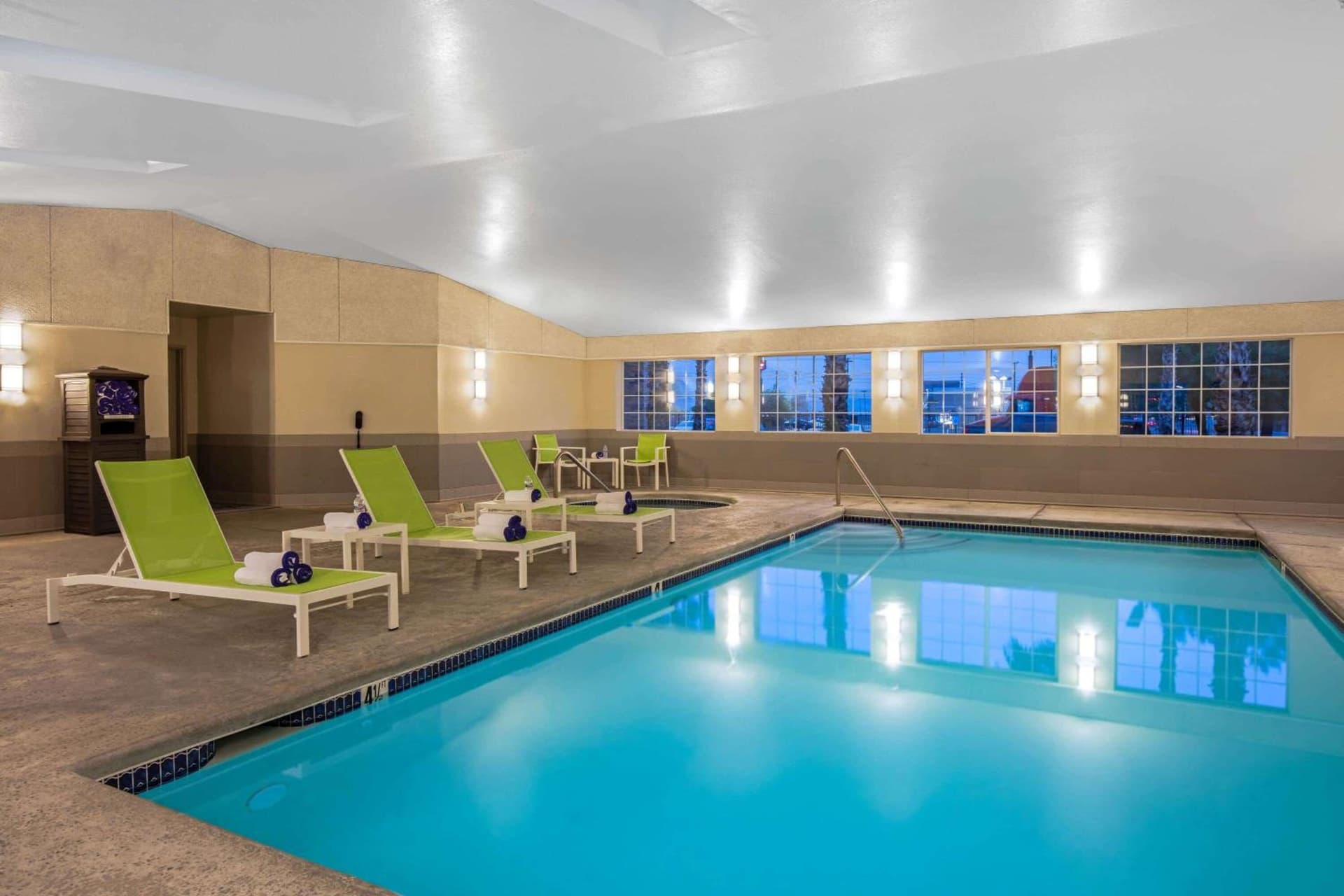 La Quinta Inn & Suites by Wyndham Las Vegas Nellis gallery photo in Las Vegas, NV — image 25