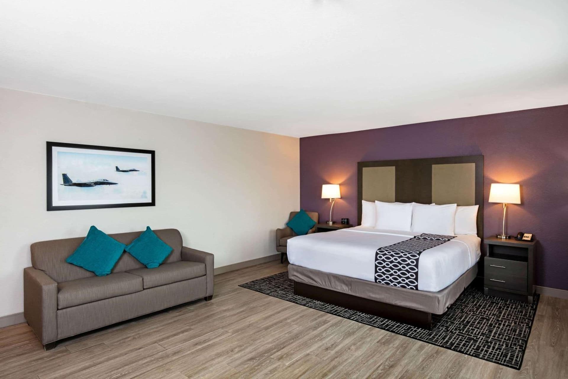 La Quinta Inn & Suites by Wyndham Las Vegas Nellis gallery photo in Las Vegas, NV — image 23