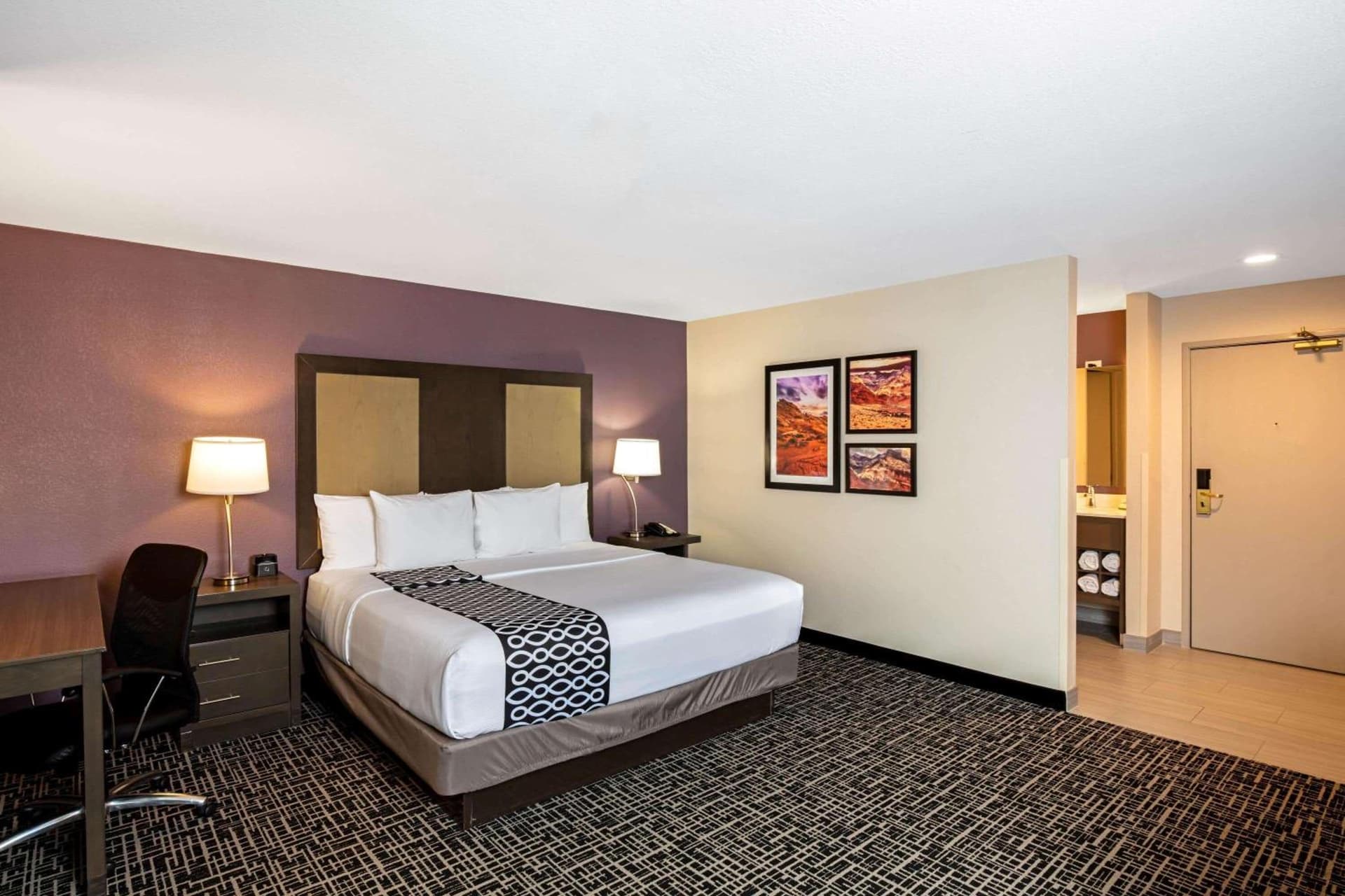 La Quinta Inn & Suites by Wyndham Las Vegas Nellis gallery photo in Las Vegas, NV — image 26