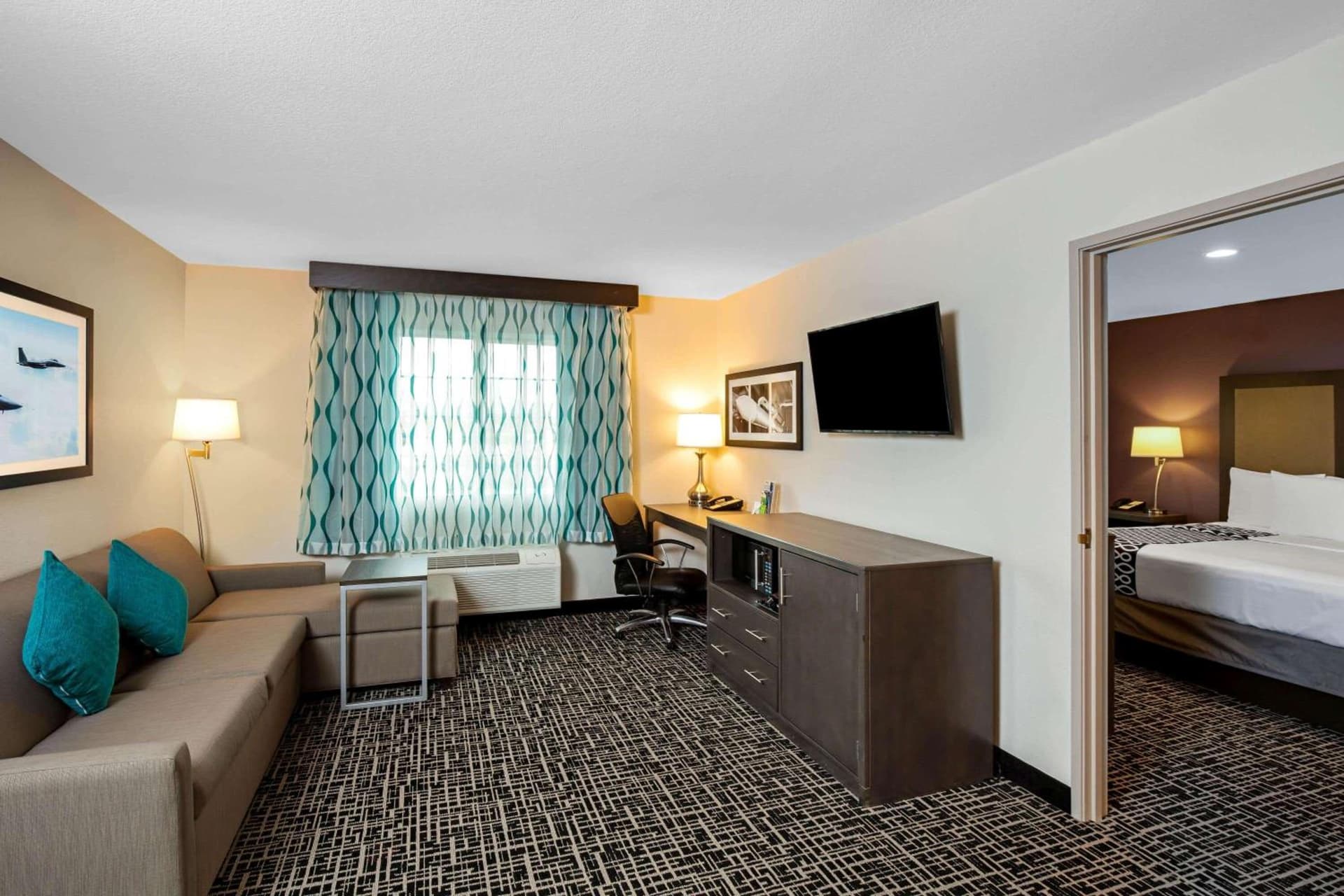 La Quinta Inn & Suites by Wyndham Las Vegas Nellis gallery photo in Las Vegas, NV — image 58