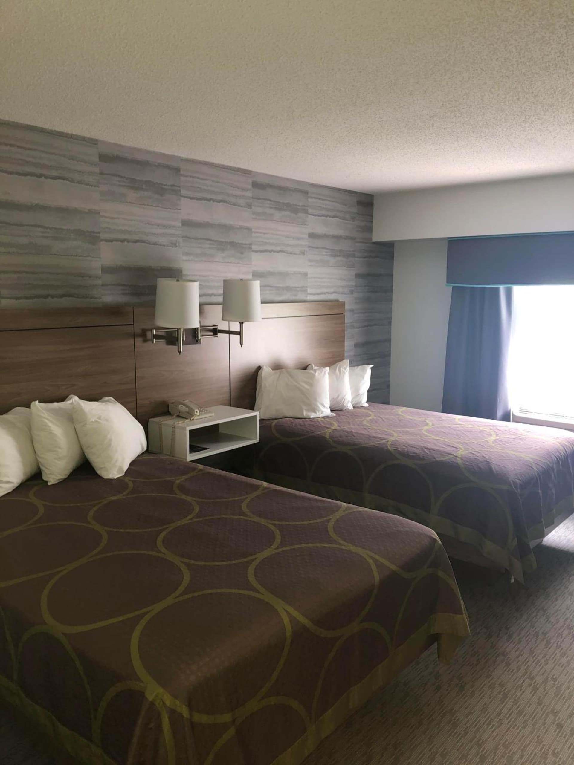 Super 8 by Wyndham Manchester Airport gallery photo in Manchester, NH — image 24