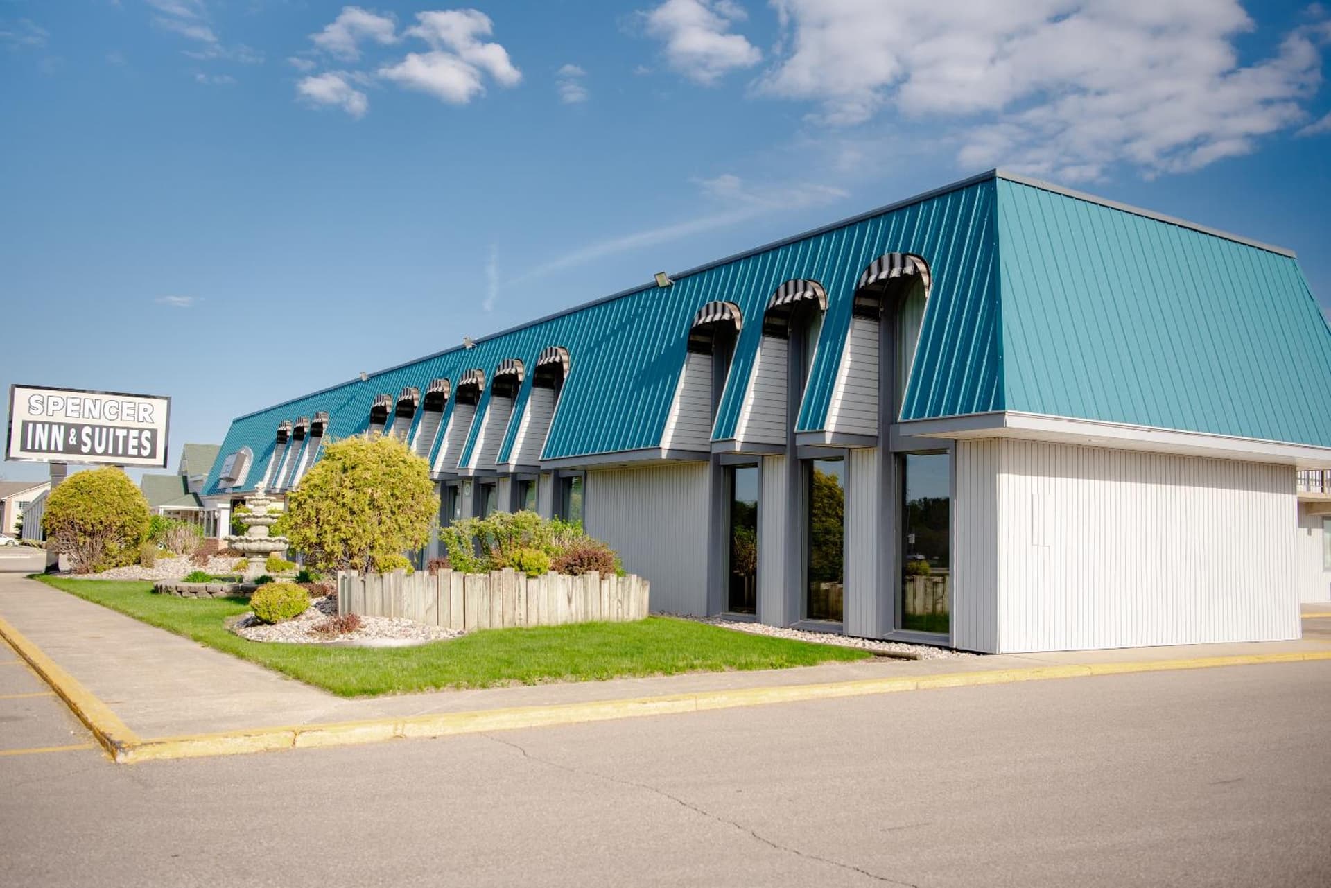 Spencer Inn & Suites — hotel in Spencer, Iowa