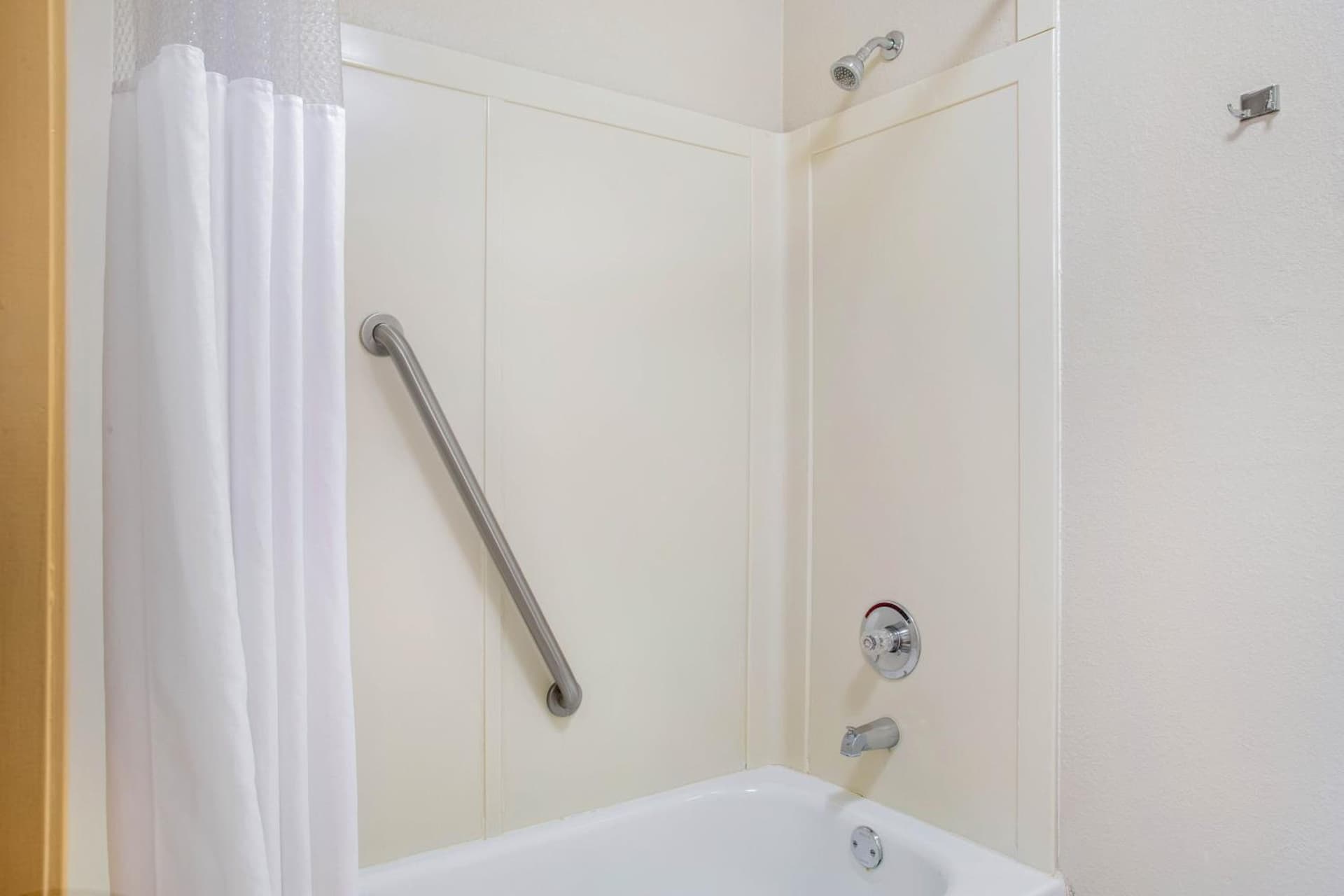 La Quinta by Wyndham Springfield South property views in Springfield, MO — gallery photo 3