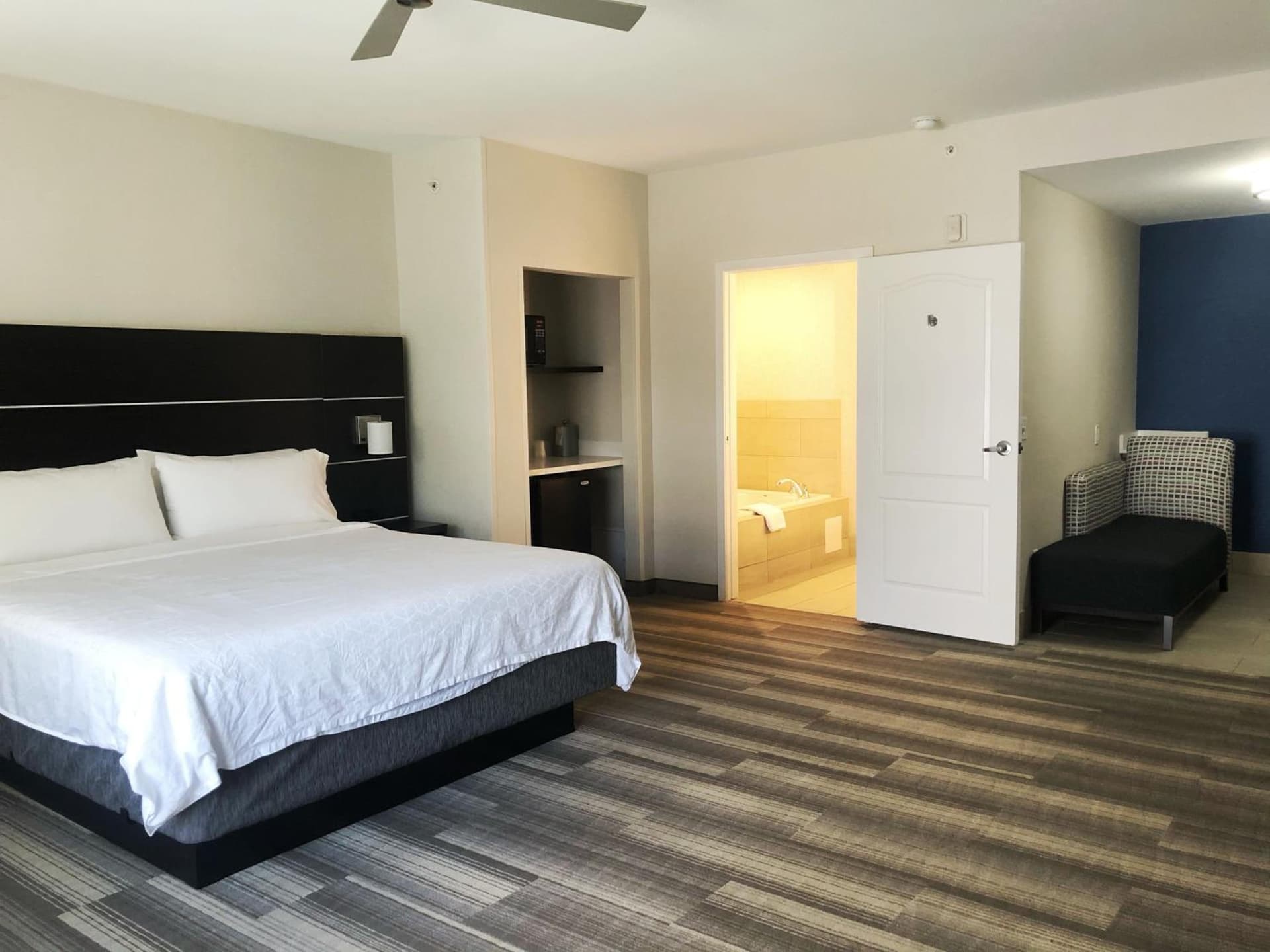 Holiday Inn Express Hotel & Suites El Dorado Hills by IHG gallery photo in El Dorado Hills, CA — image 52