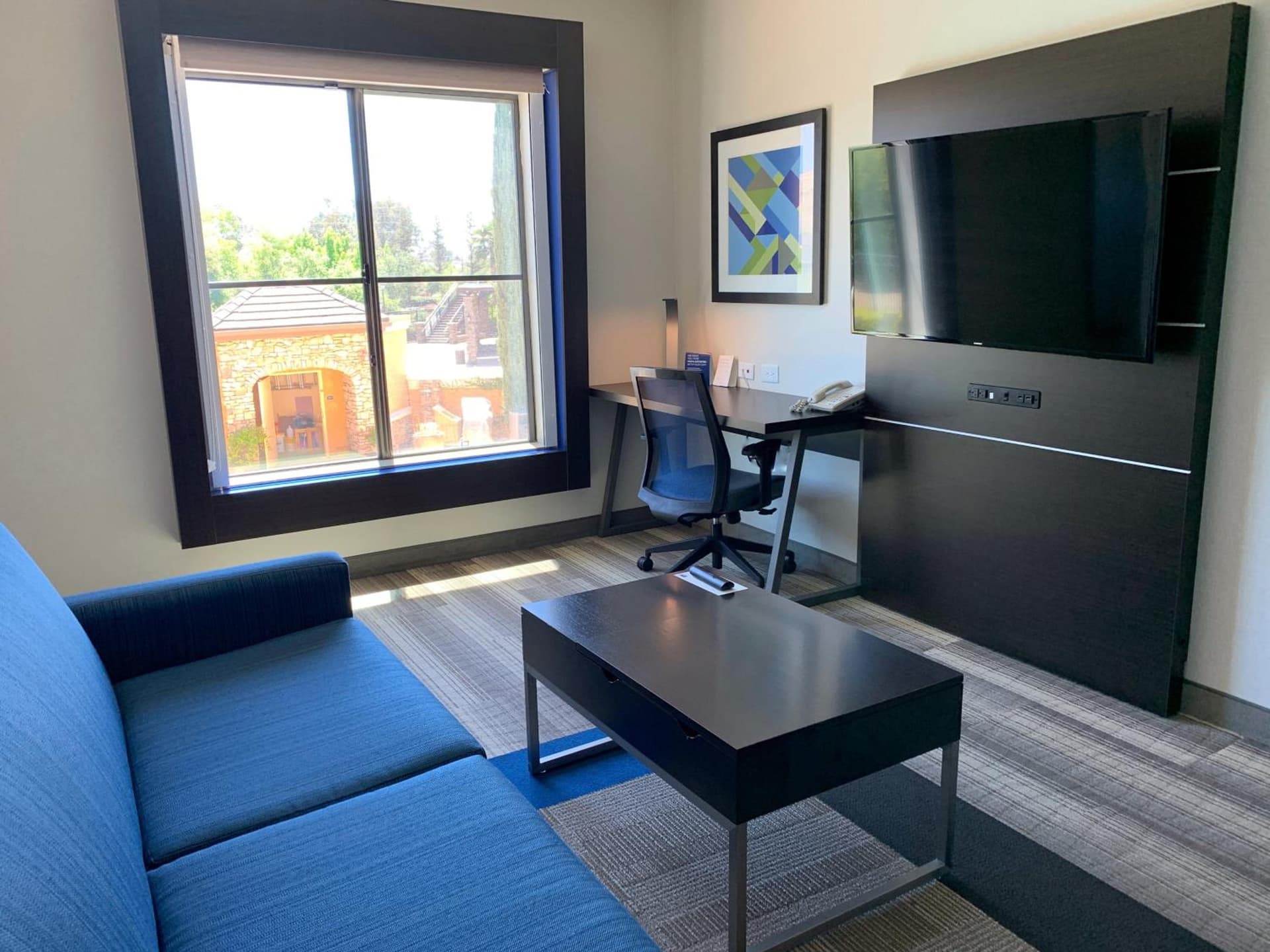 Holiday Inn Express Hotel & Suites El Dorado Hills by IHG gallery photo in El Dorado Hills, CA — image 7