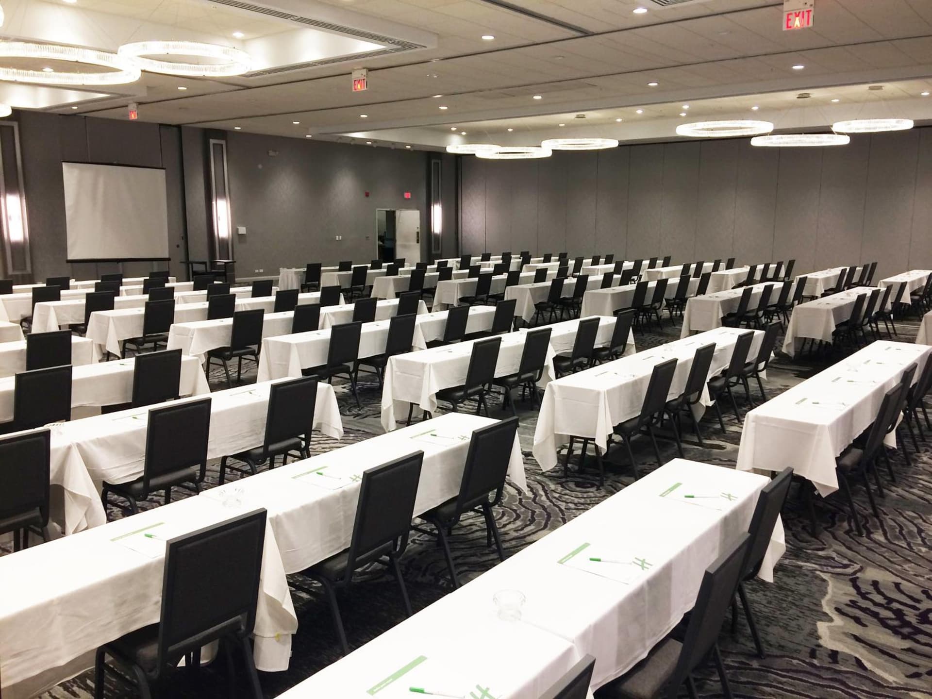 Holiday Inn Chicago Nw Crystal Lk Conv Ctr by IHG gallery photo in Crystal Lake, IL — image 19