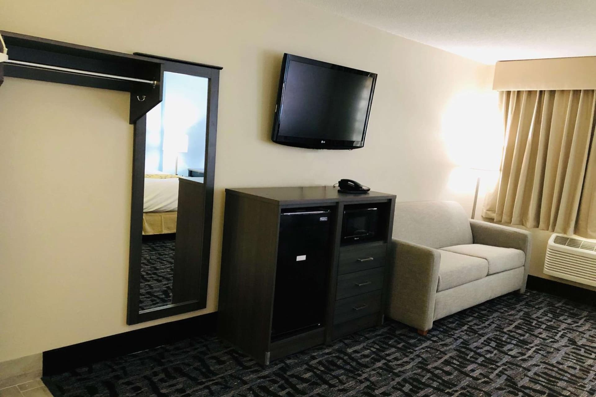 Baymont by Wyndham Joliet interior in Joliet, IL — gallery photo 2