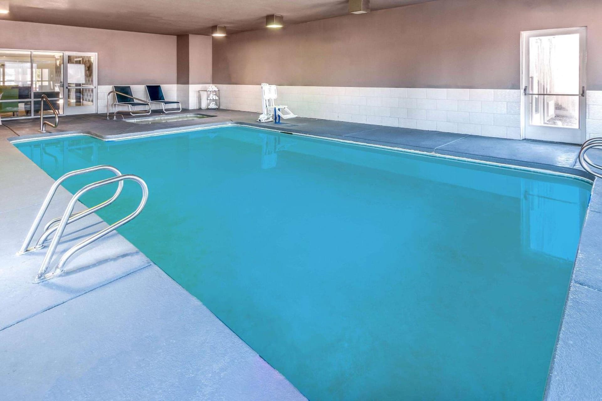 La Quinta by Wyndham Roswell interior in Roswell, NM — gallery photo 2