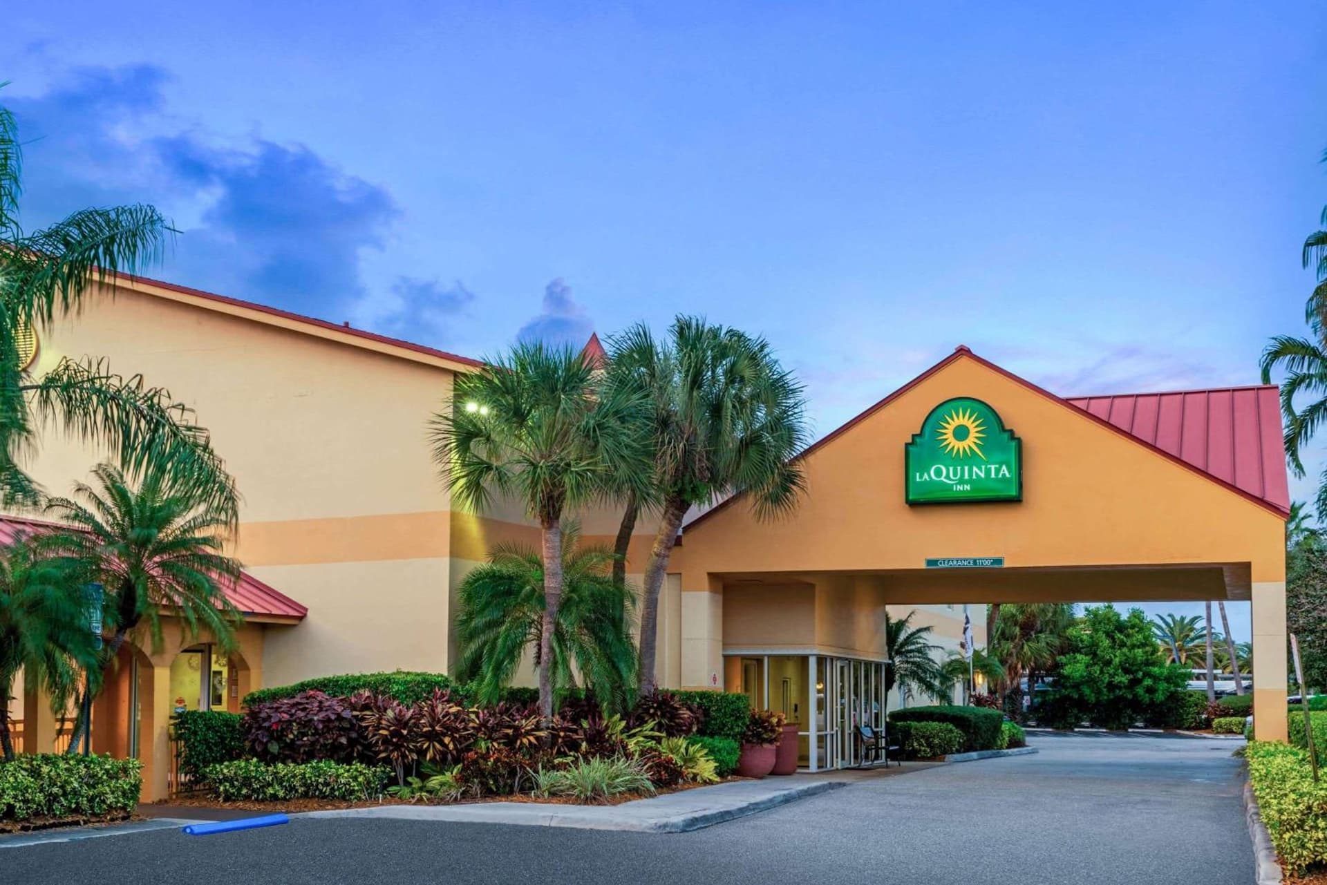 La Quinta by Wyndham Fort Lauderdale Pompano Beach featured exterior or lobby in Fort Lauderdale, FL — similar hotel