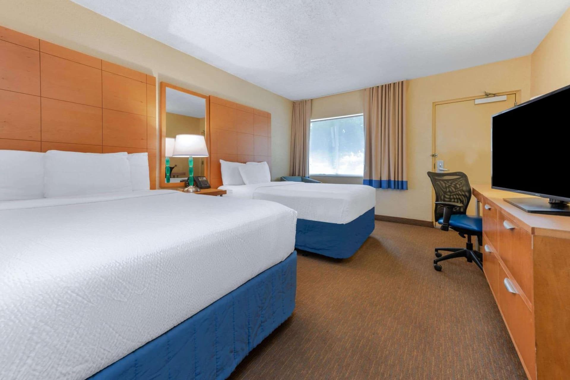La Quinta by Wyndham Fort Lauderdale Pompano Beach gallery photo in Fort Lauderdale, FL — image 12