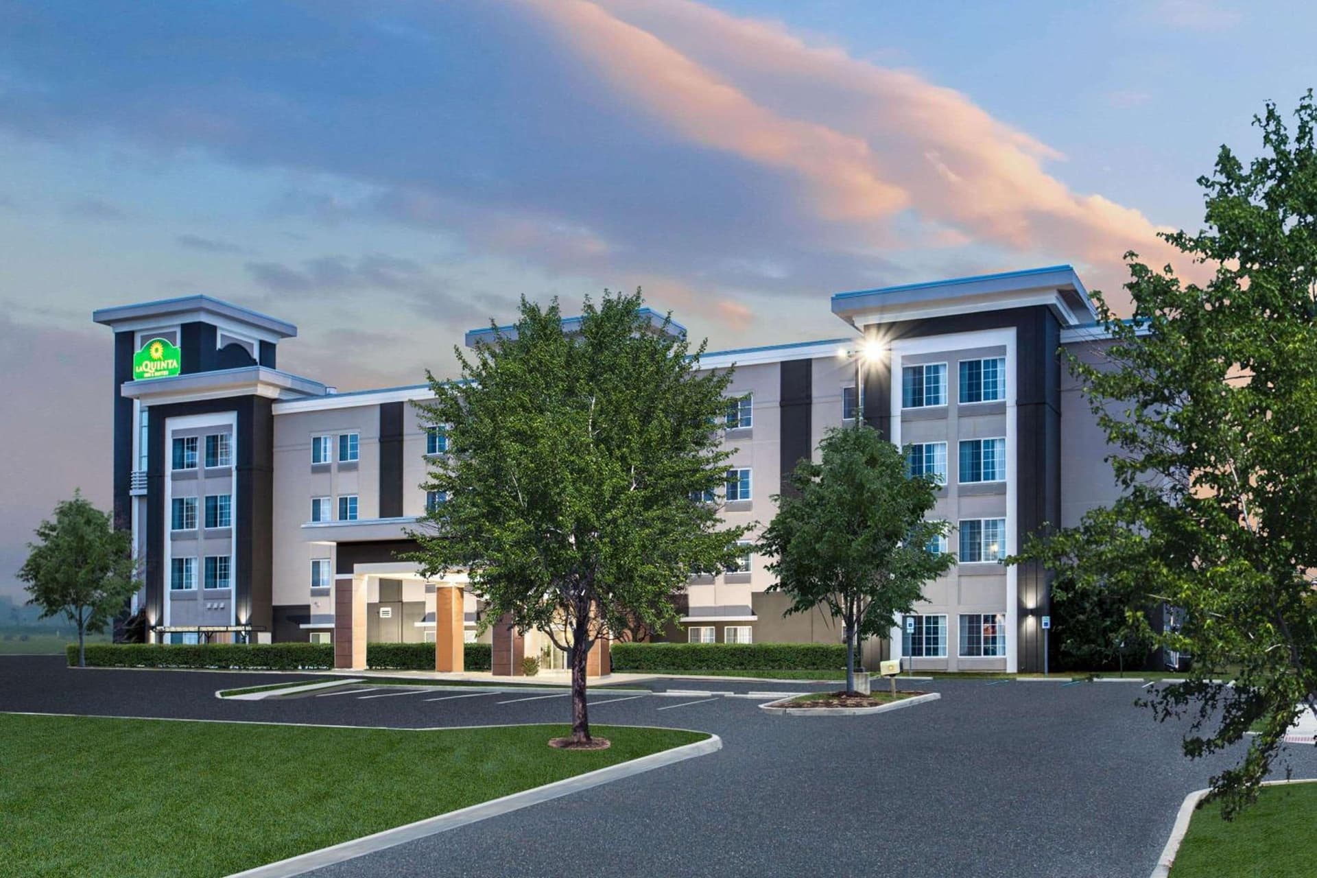 La Quinta by Wyndham Columbus - Edinburgh property views in Columbus, IN — gallery photo 3