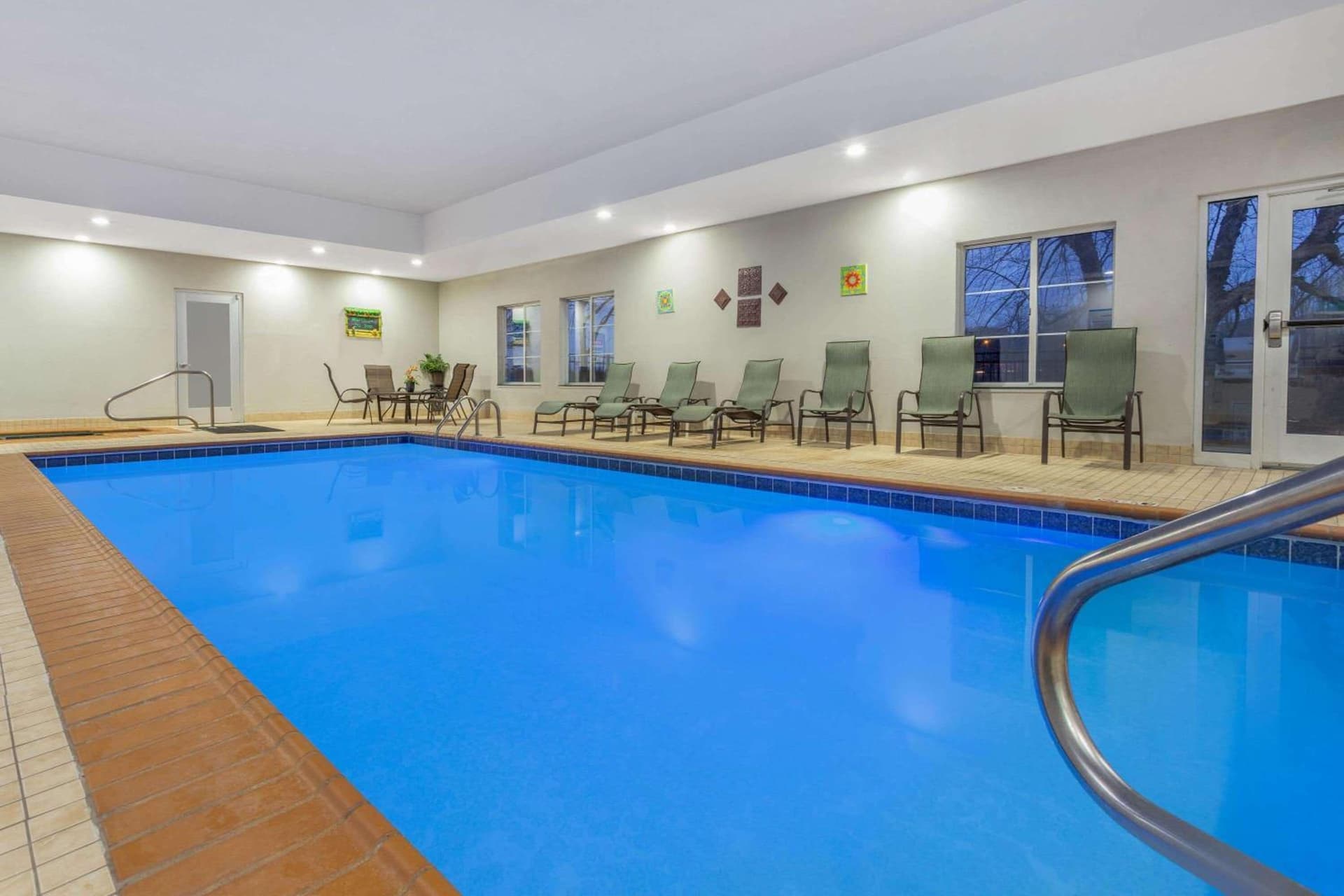 La Quinta by Wyndham Columbus - Edinburgh gallery photo in Columbus, IN — image 13