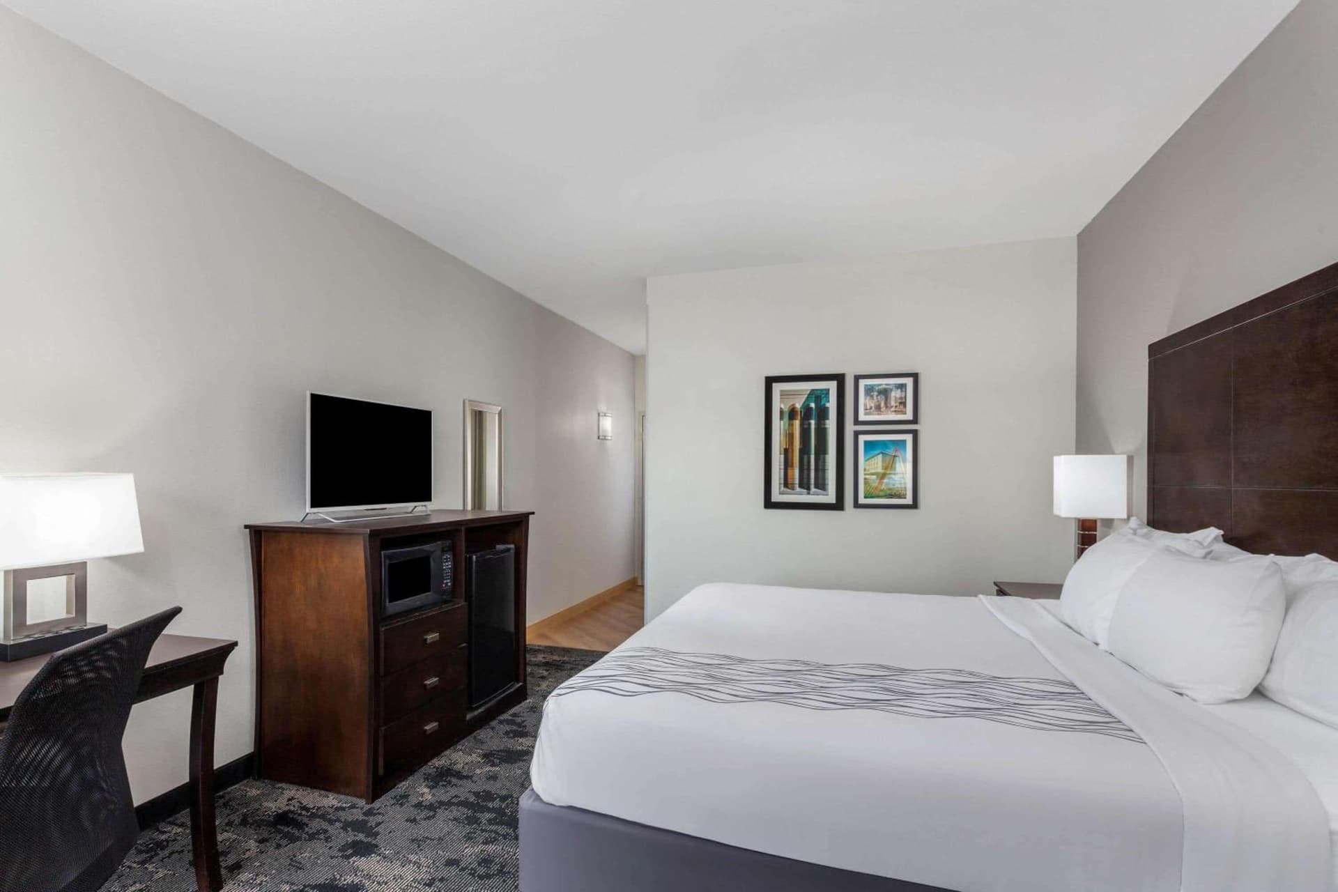 La Quinta by Wyndham Columbus - Edinburgh gallery photo in Columbus, IN — image 25