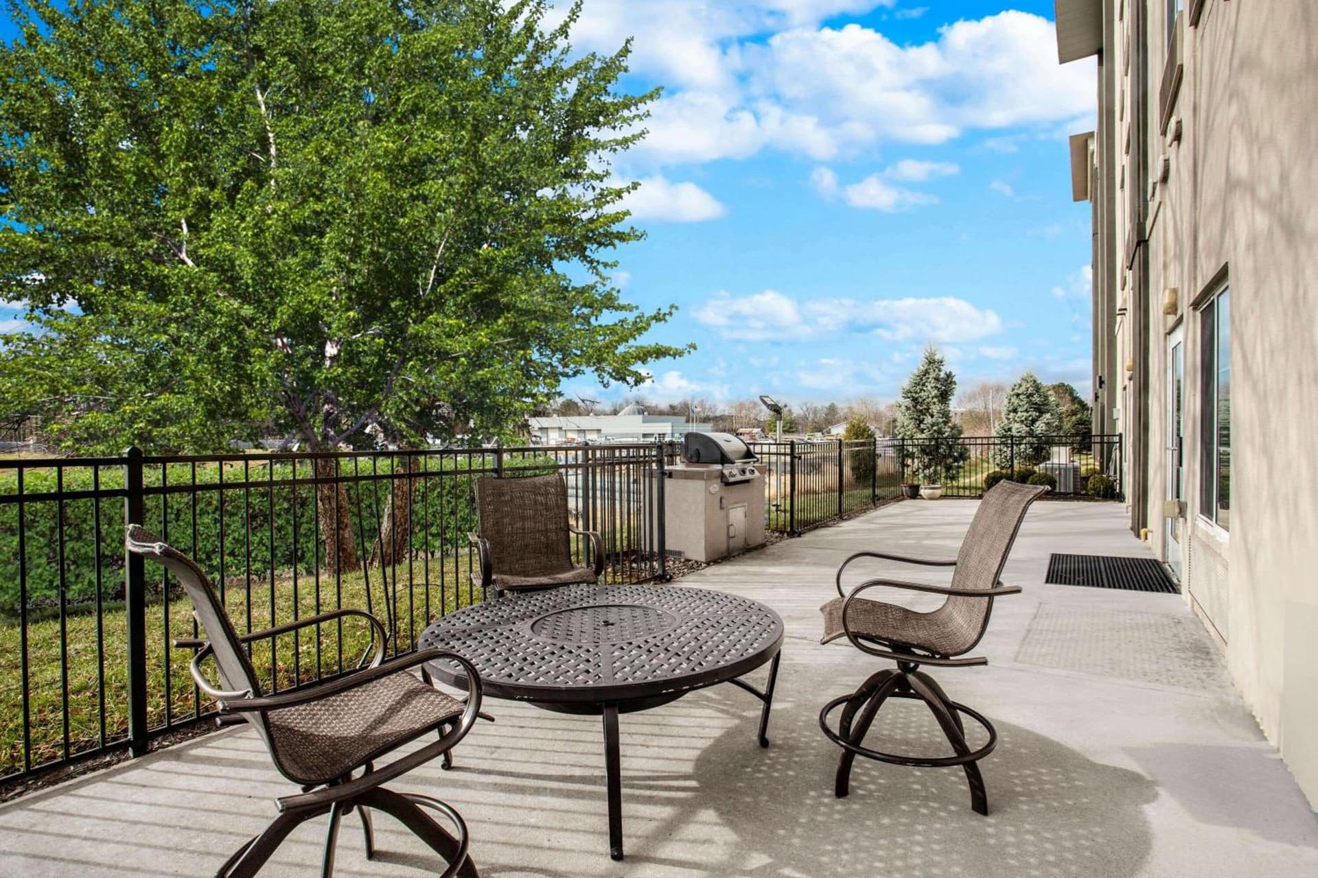 La Quinta by Wyndham Columbus - Edinburgh gallery photo in Columbus, IN — image 21