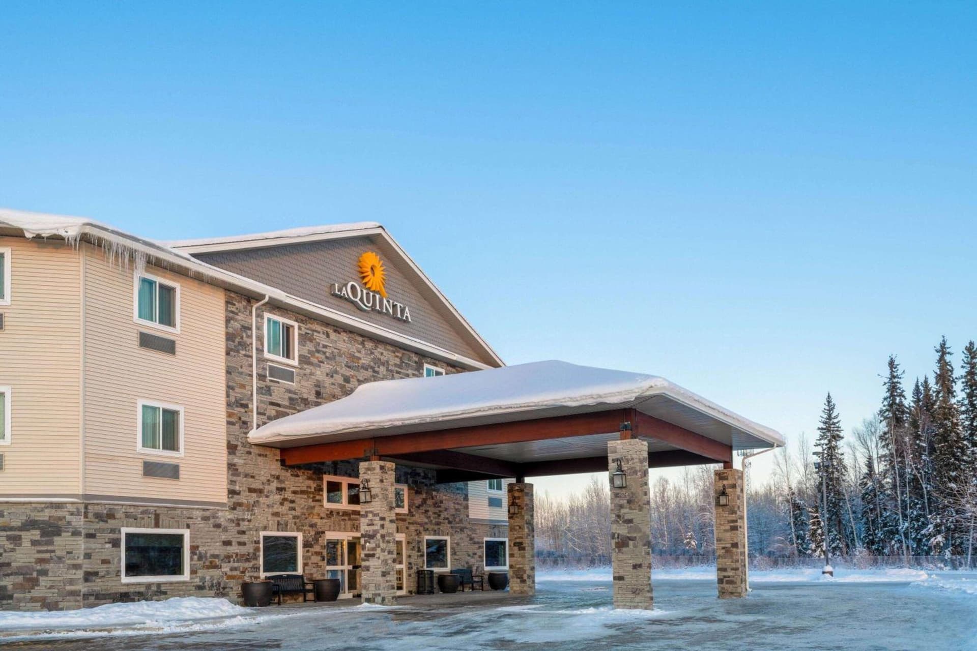 La Quinta by Wyndham Fairbanks Airport interior in Fairbanks, AK — gallery photo 2