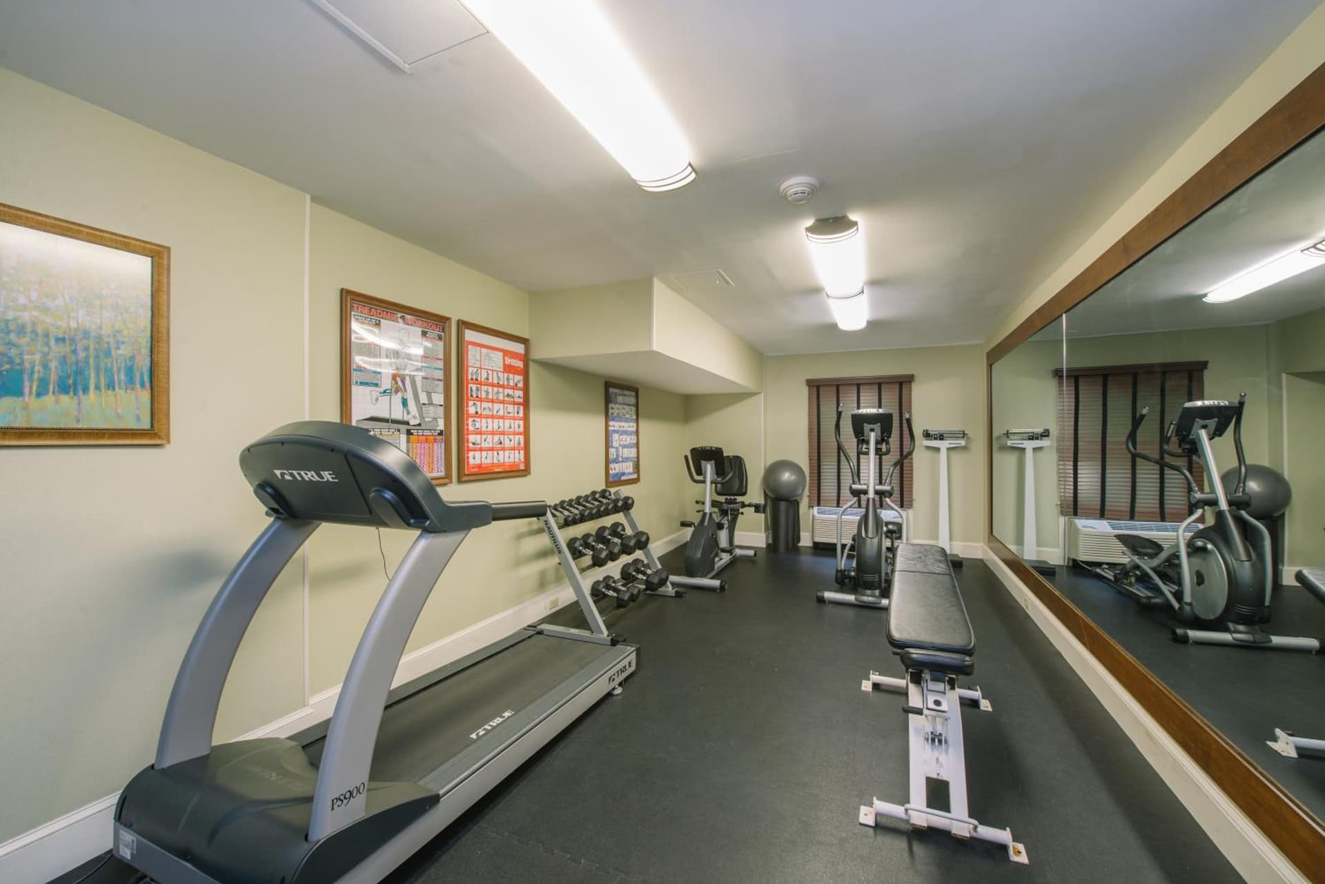 Holiday Inn Express and Suites Merrimack - Nashua by IHG property views in Merrimack, NH — gallery photo 3