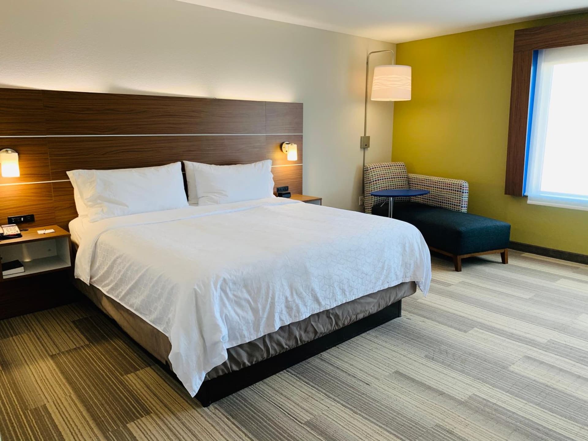 Holiday Inn Express & Suites Moore by IHG gallery photo in Moore, OK — image 18