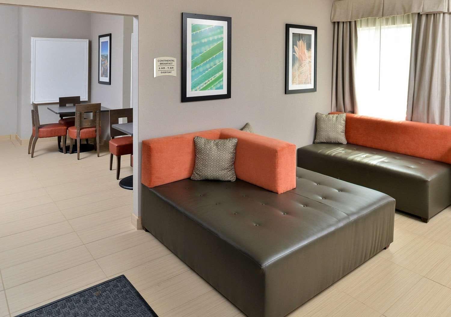 Scottish Inn & Suites Cotulla, TX property views in Cotulla, TX — gallery photo 3