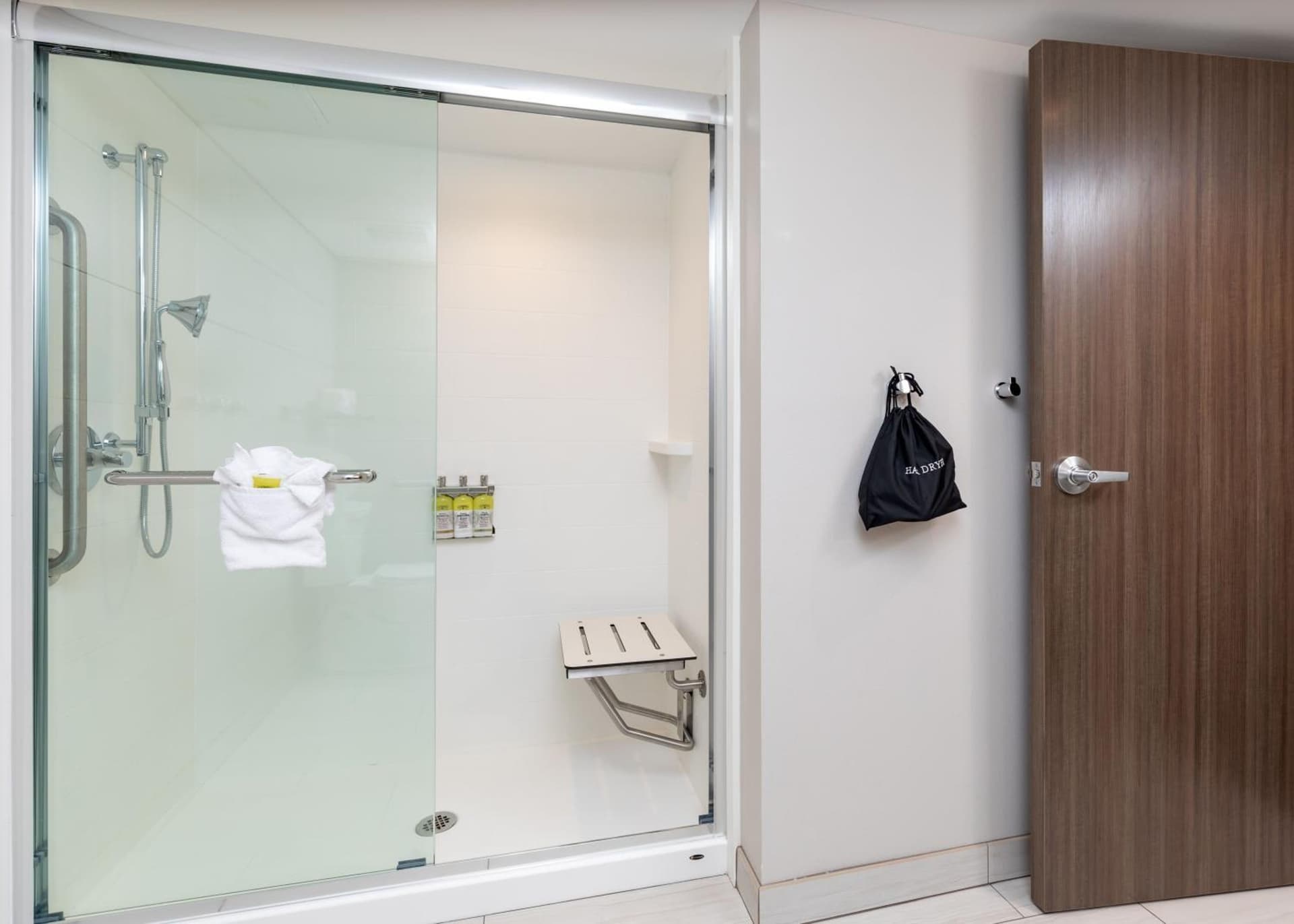 Holiday Inn Express Pensacola Beach by IHG gallery photo in Pensacola Beach, FL — image 62