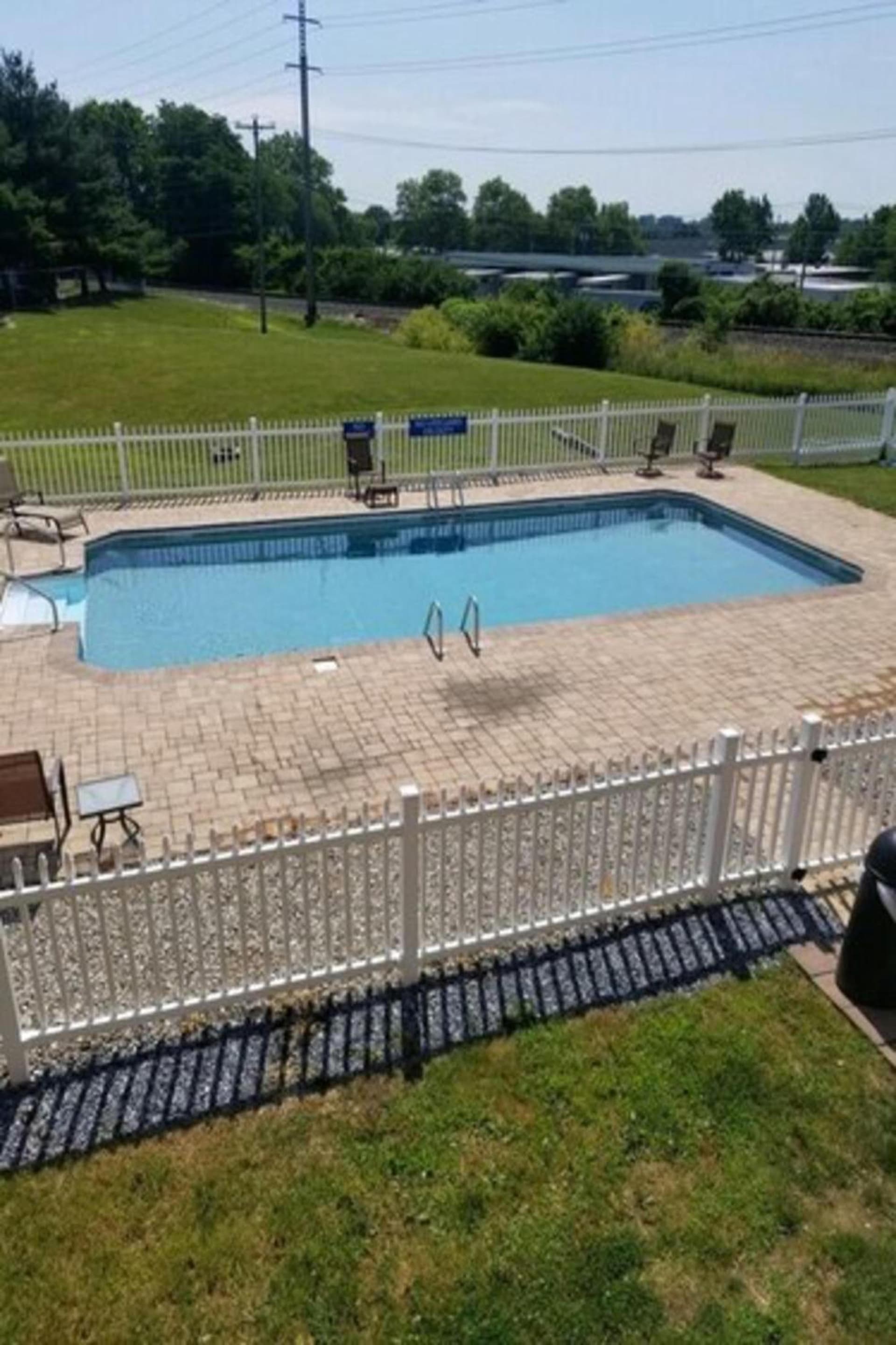 Days Inn & Suites by Wyndham Lancaster Amish Country gallery photo in Lancaster, PA — image 51