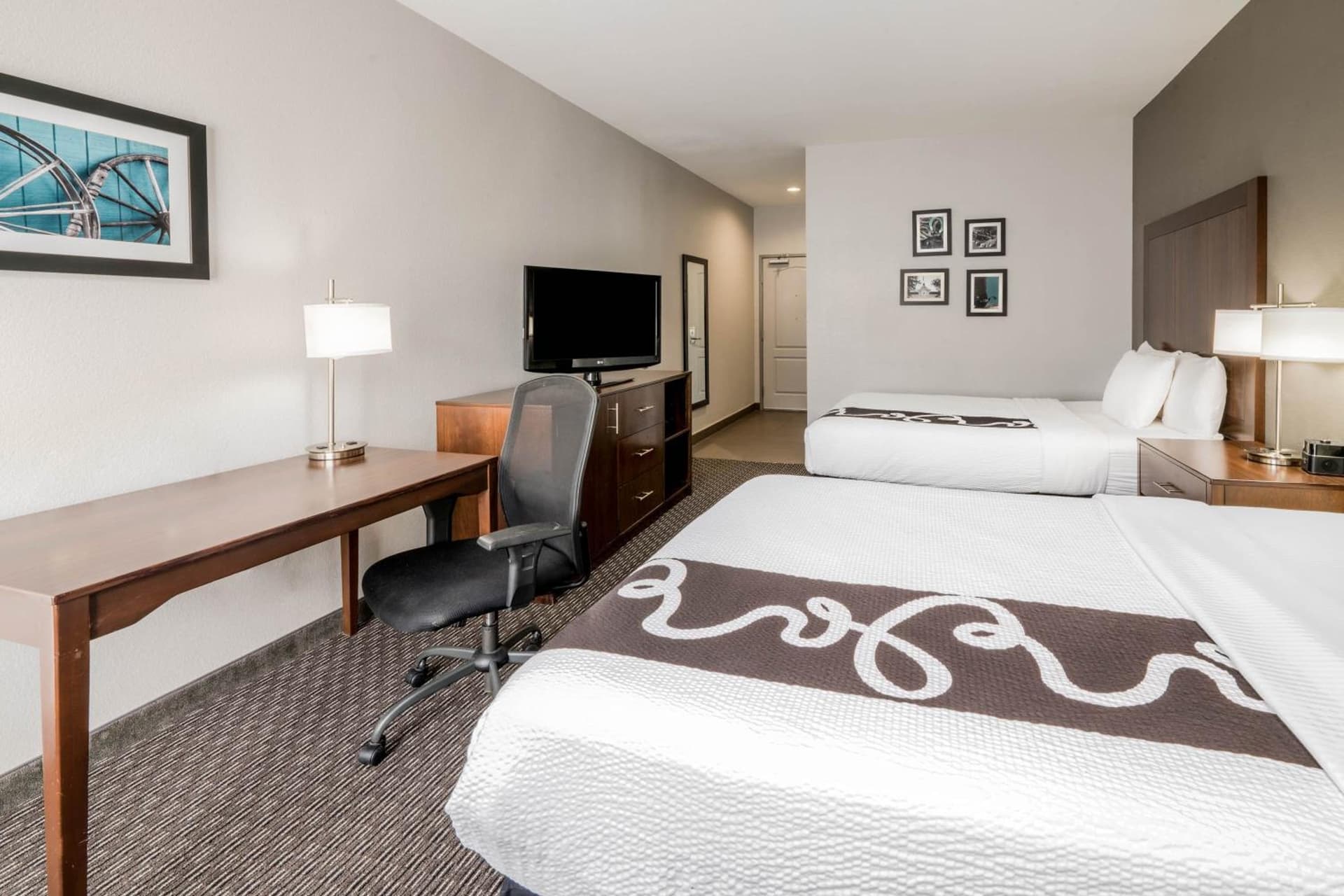 La Quinta Inn & Suites by Wyndham Fort Worth Arlington West gallery photo in Arlington, TX — image 7