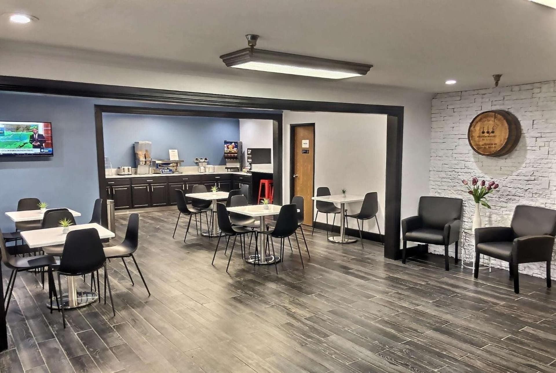 Super 8 by Wyndham Georgetown interior in Georgetown, KY — gallery photo 2
