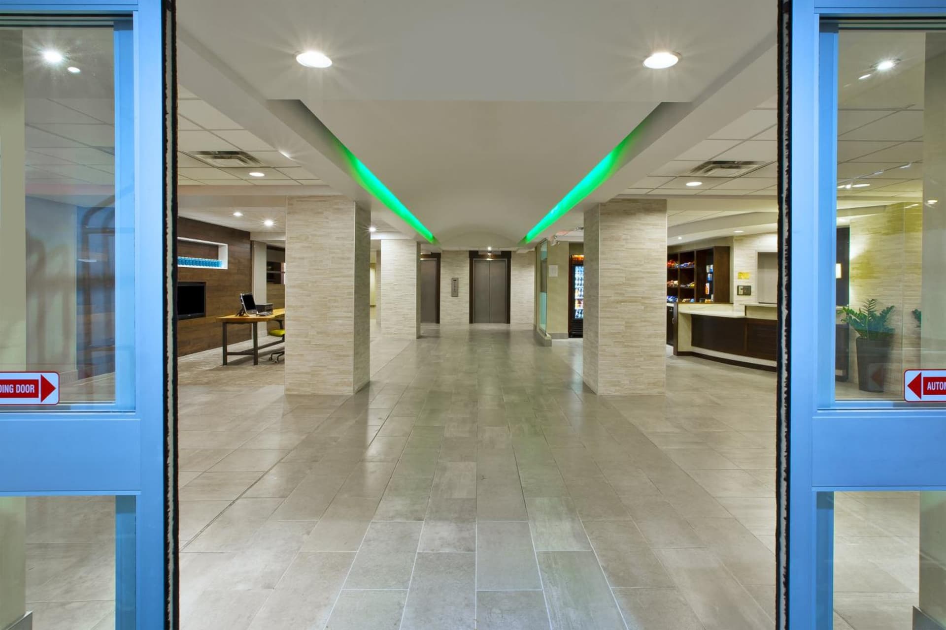 Holiday Inn Columbus Dwtn-Capitol Square by IHG property views in Columbus, OH — gallery photo 3