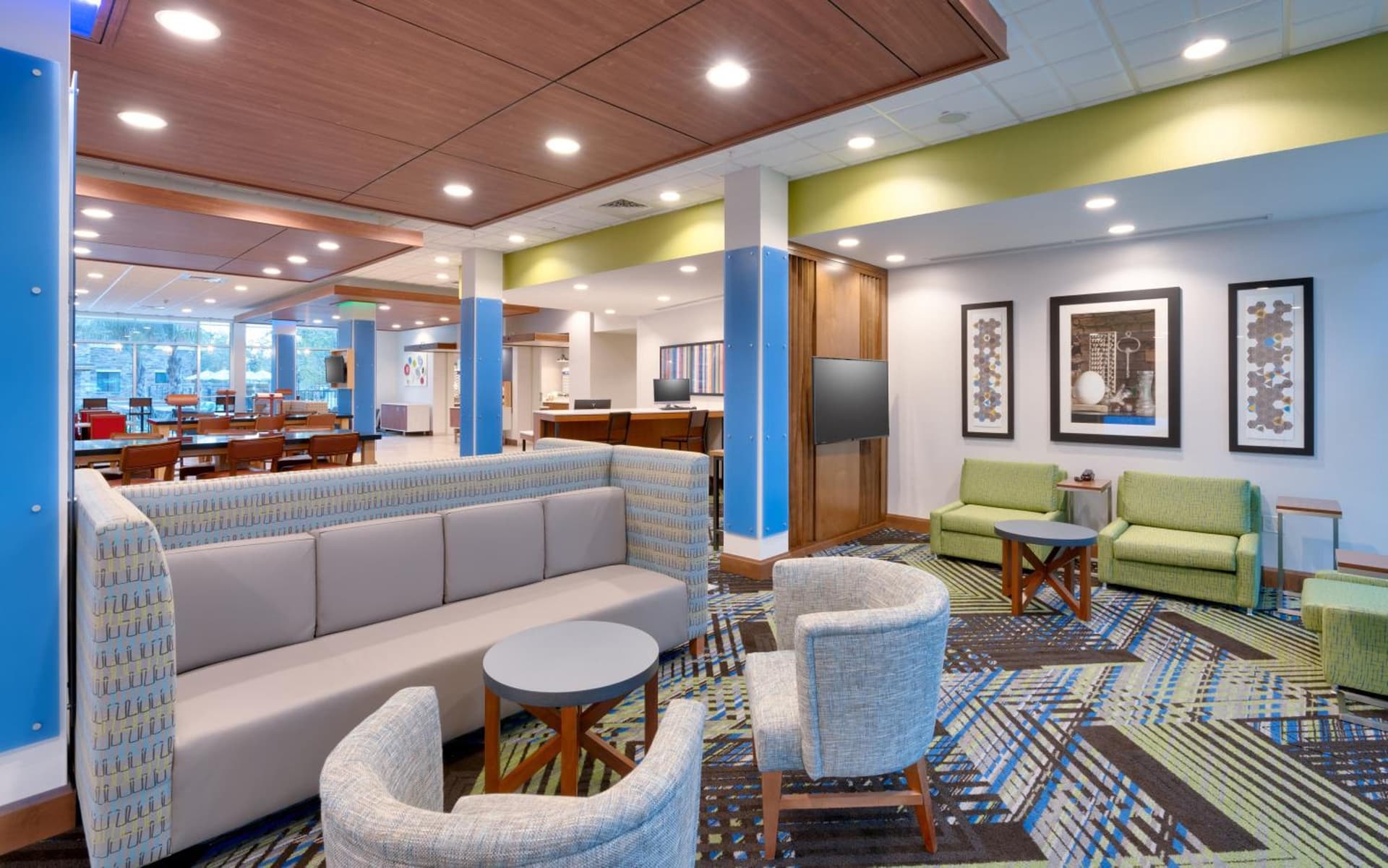 Holiday Inn Express & Suites - Gainesville I-75 by IHG property views in Gainesville, FL — gallery photo 3