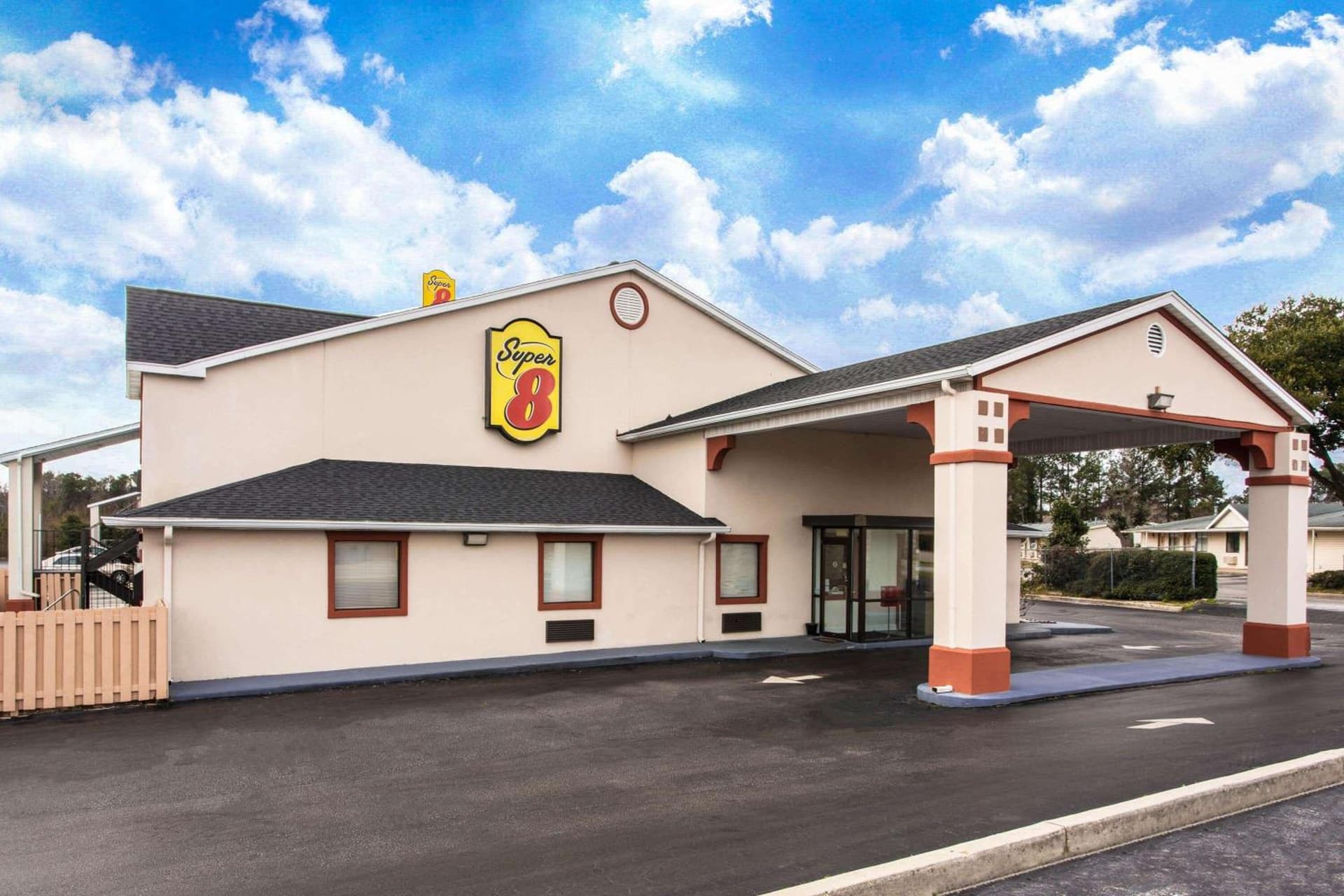 Super 8 by Wyndham Florence interior in Florence, SC — gallery photo 2