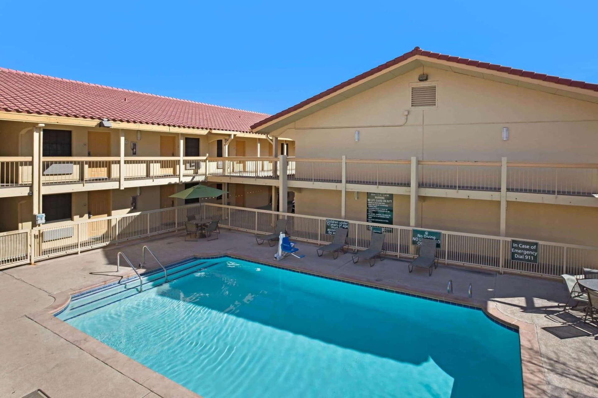 La Quinta Inn by Wyndham El Paso East Lomaland interior in El Paso, TX — gallery photo 2