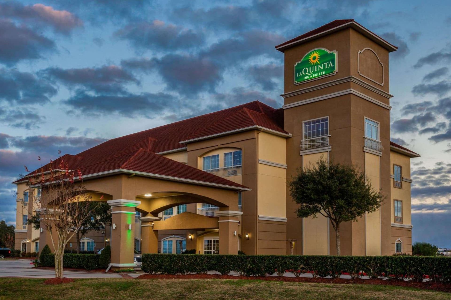 La Quinta by Wyndham Angleton property views in Angleton, TX — gallery photo 3