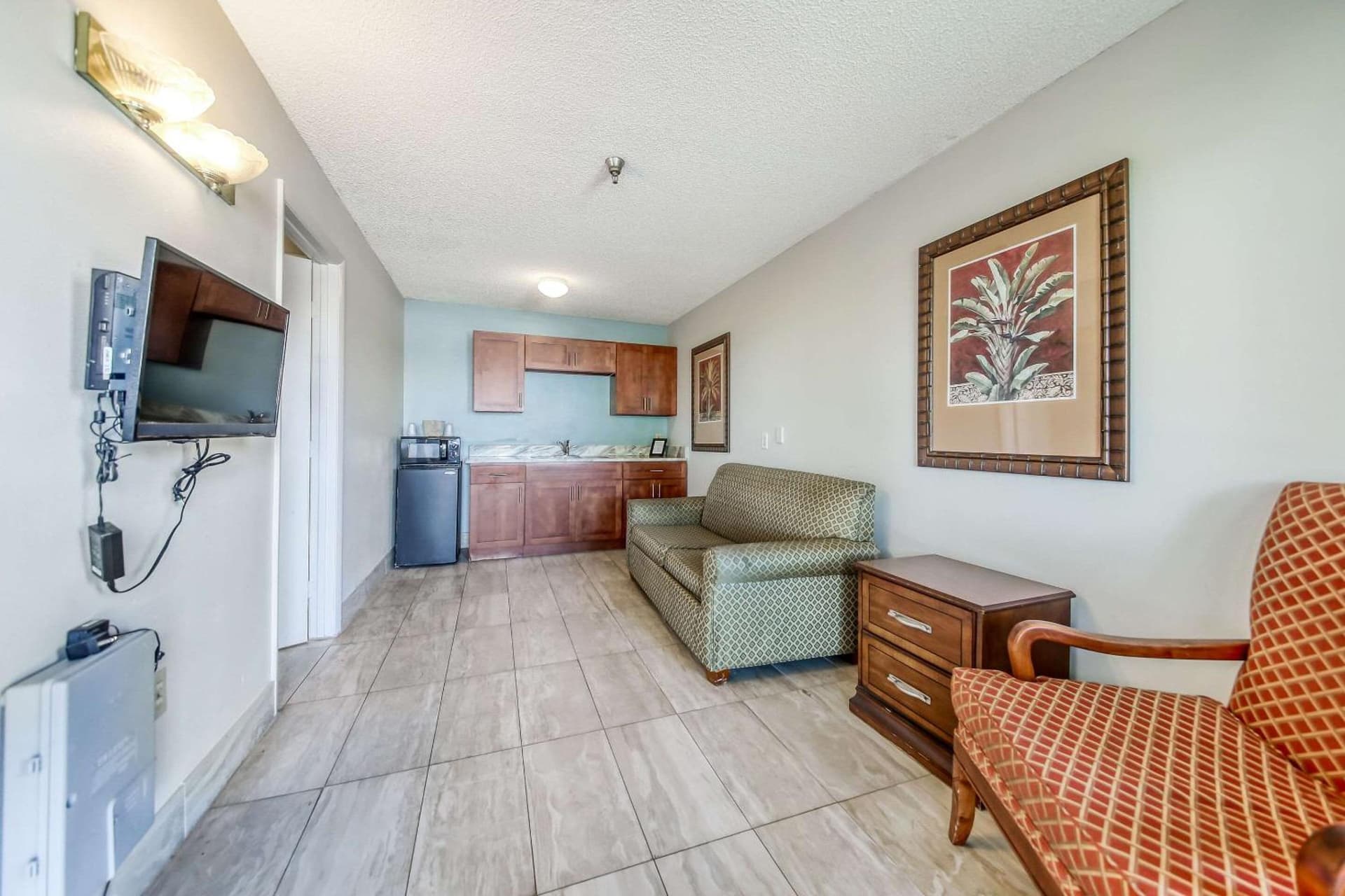 Rodeway Inn & Suites Haines City - Winter Haven property views in Haines City, FL — gallery photo 3