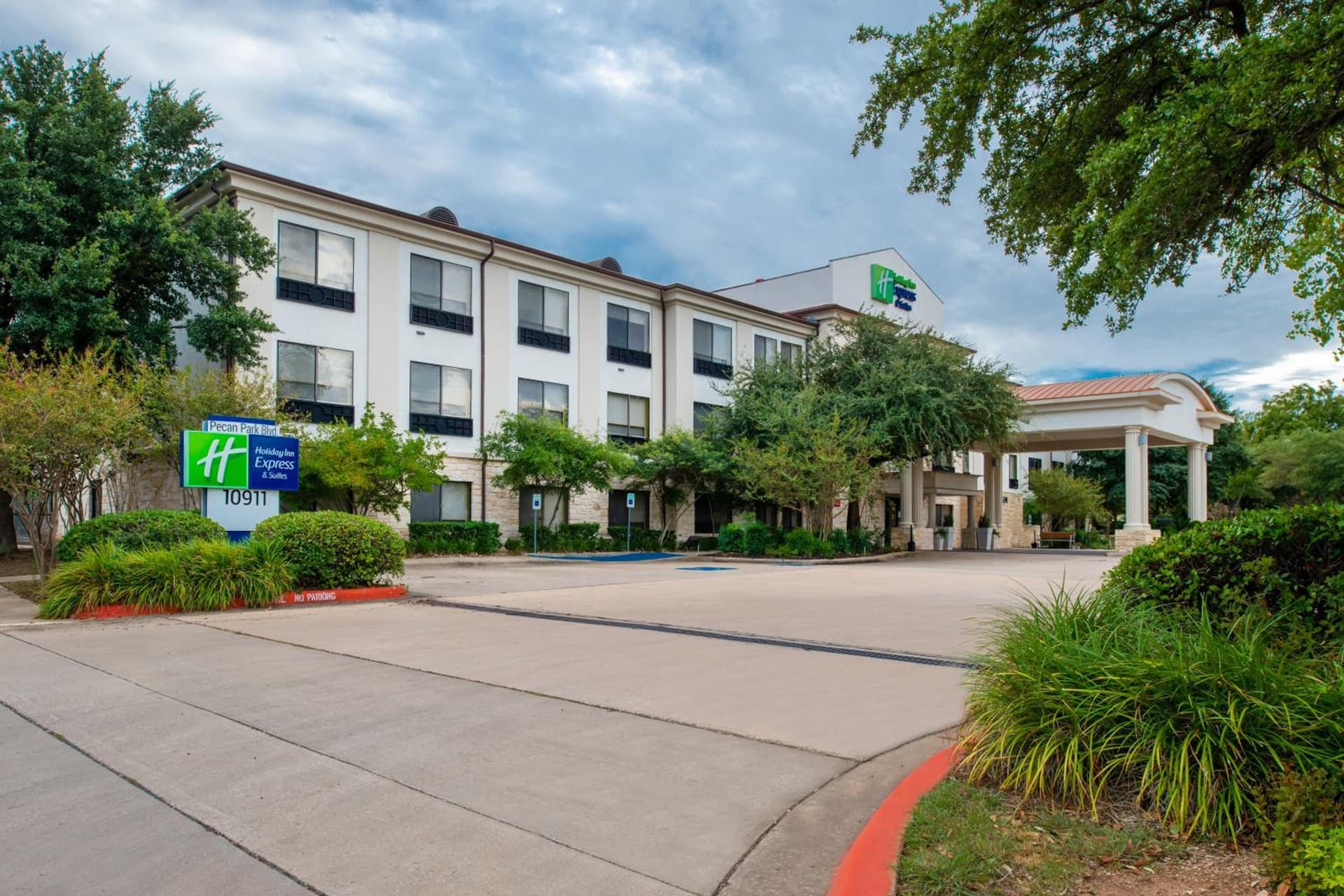 Holiday Inn Express & Suites Austin NW - Lakeline by IHG featured exterior or lobby in Austin, TX — similar hotel