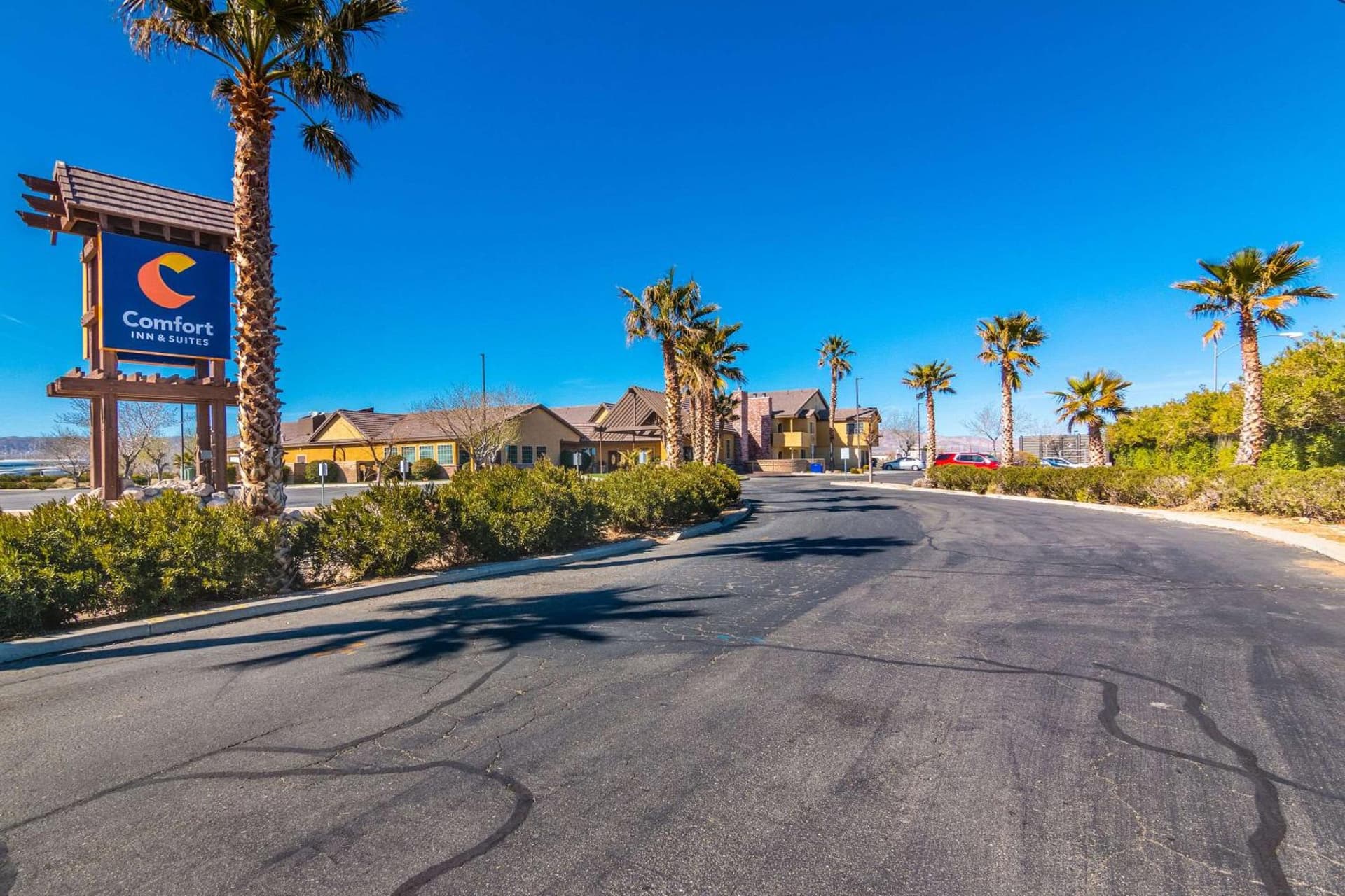 Comfort Inn & Suites Mojave property views in Mojave, CA — gallery photo 3